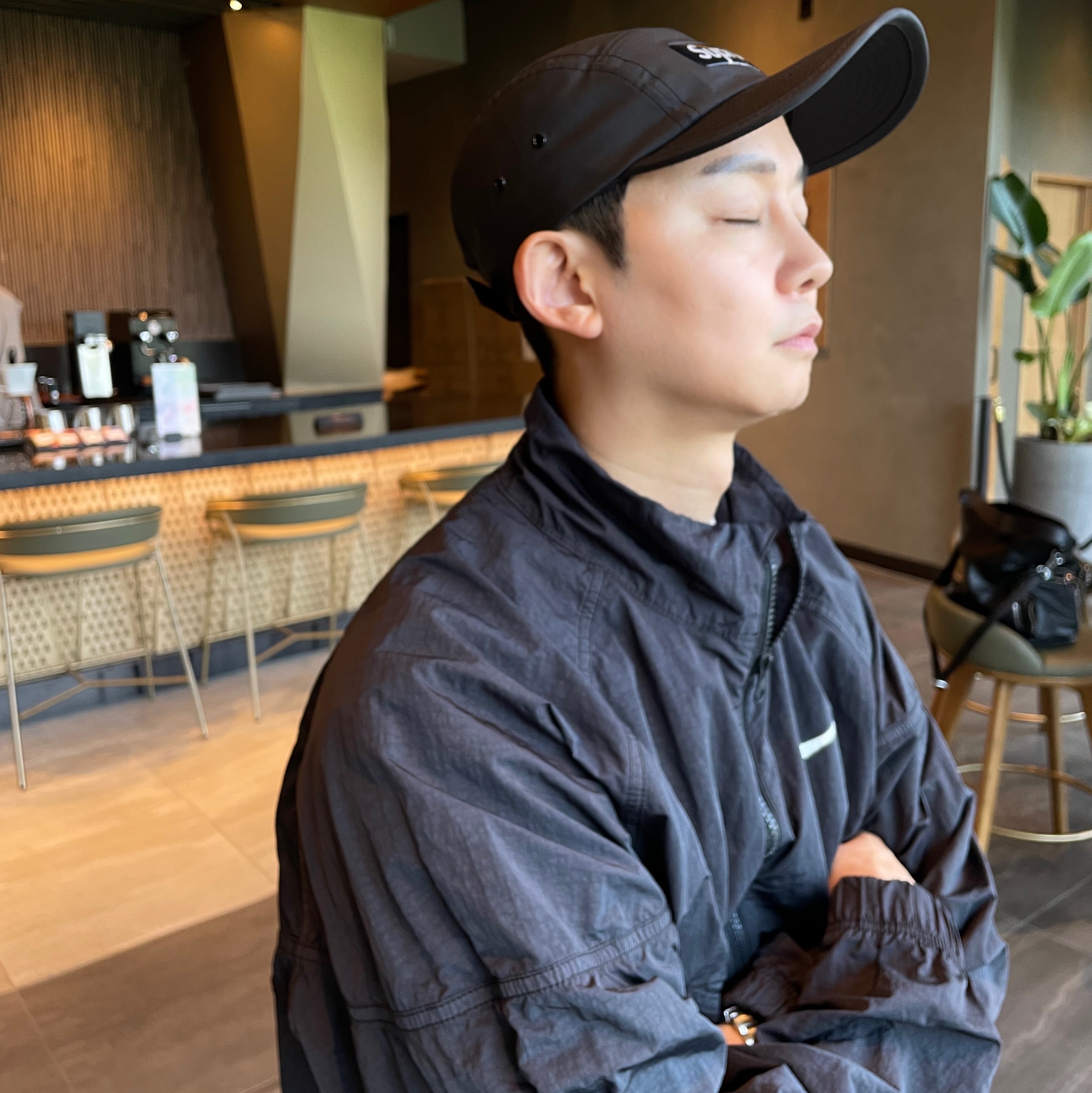 Nike x Stussy Windrunner Jacket Off Noir, Supreme Small Box Coated Linen 6-Panel Black - 22SS 착용 스타일