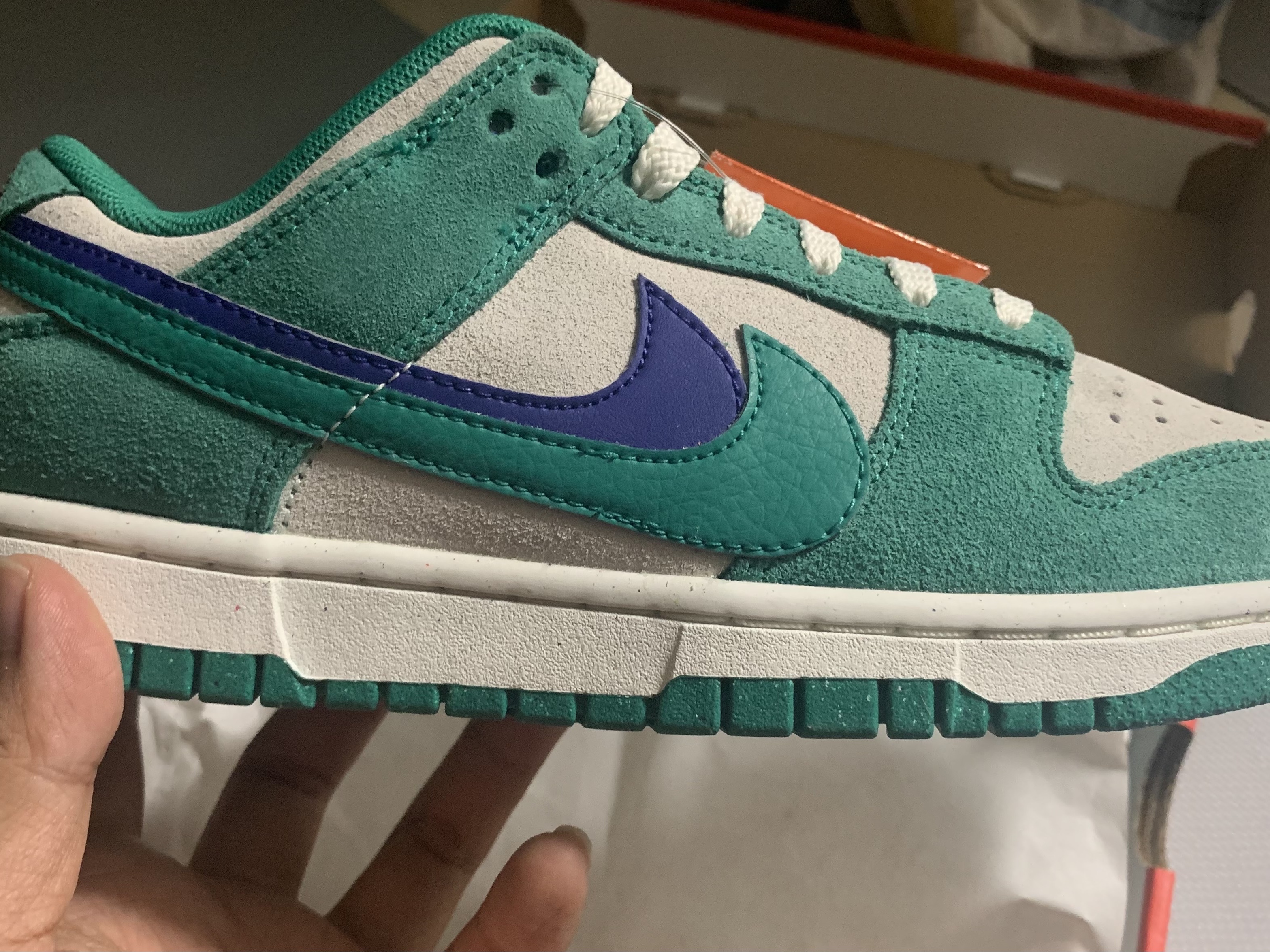 (W) Nike Dunk Low SE 85 Neptune Green and Sail 착용 스타일
