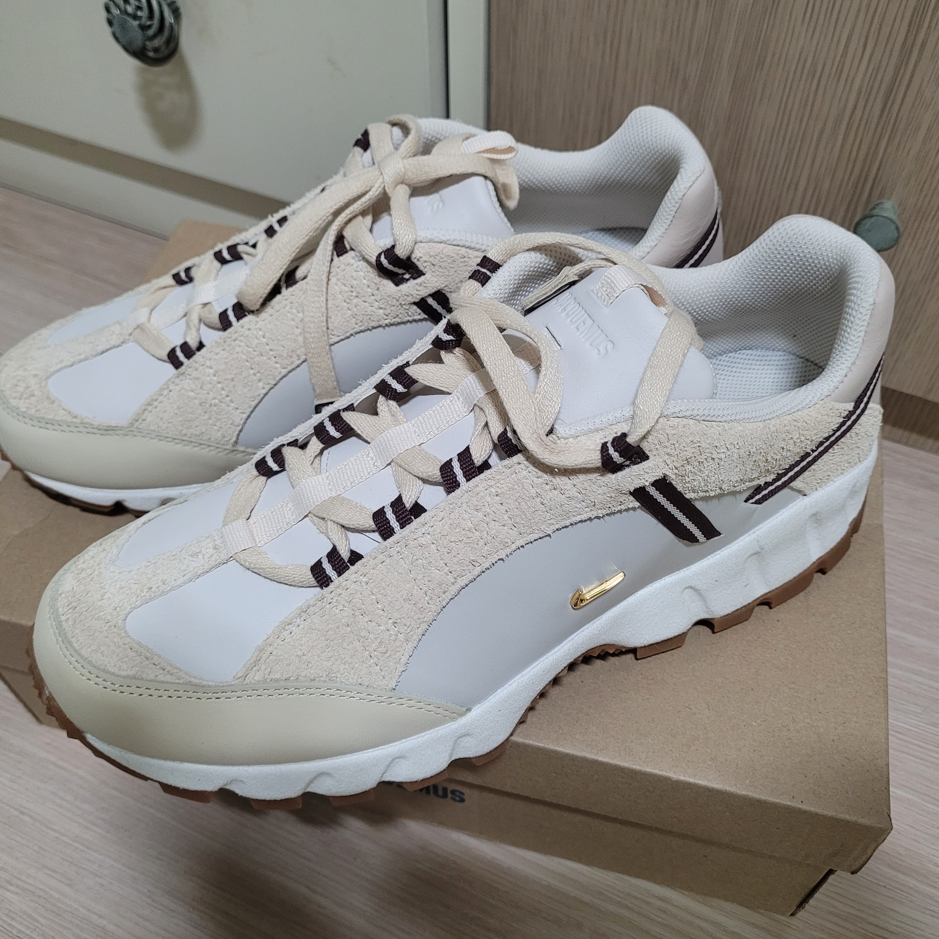 Nike x Jacquemus Air Humara LX Light Bone and Gold 착용 스타일