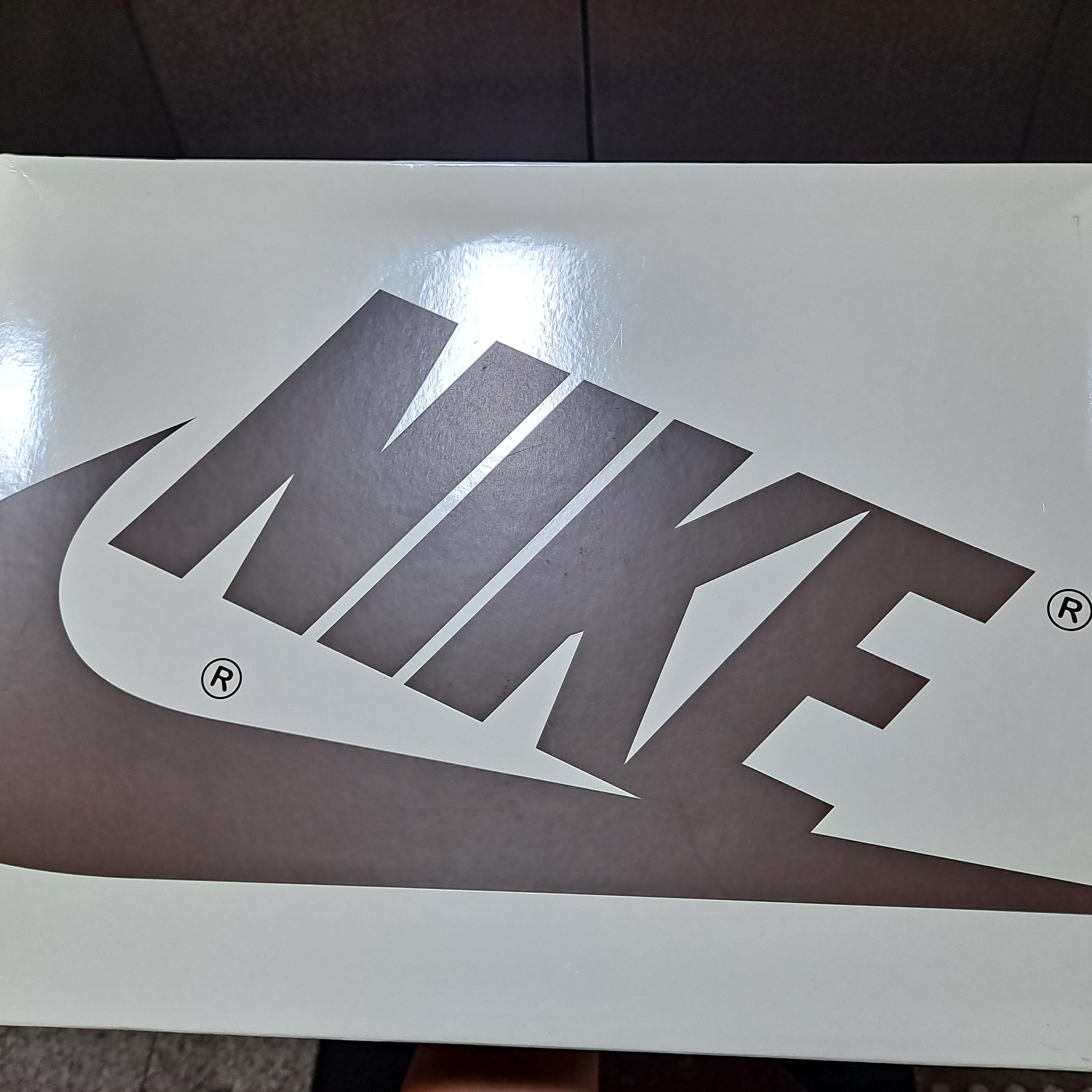 Jordan 1 x Travis Scott Retro Low OG SP Sail and Ridgerock 착용 스타일 - 3