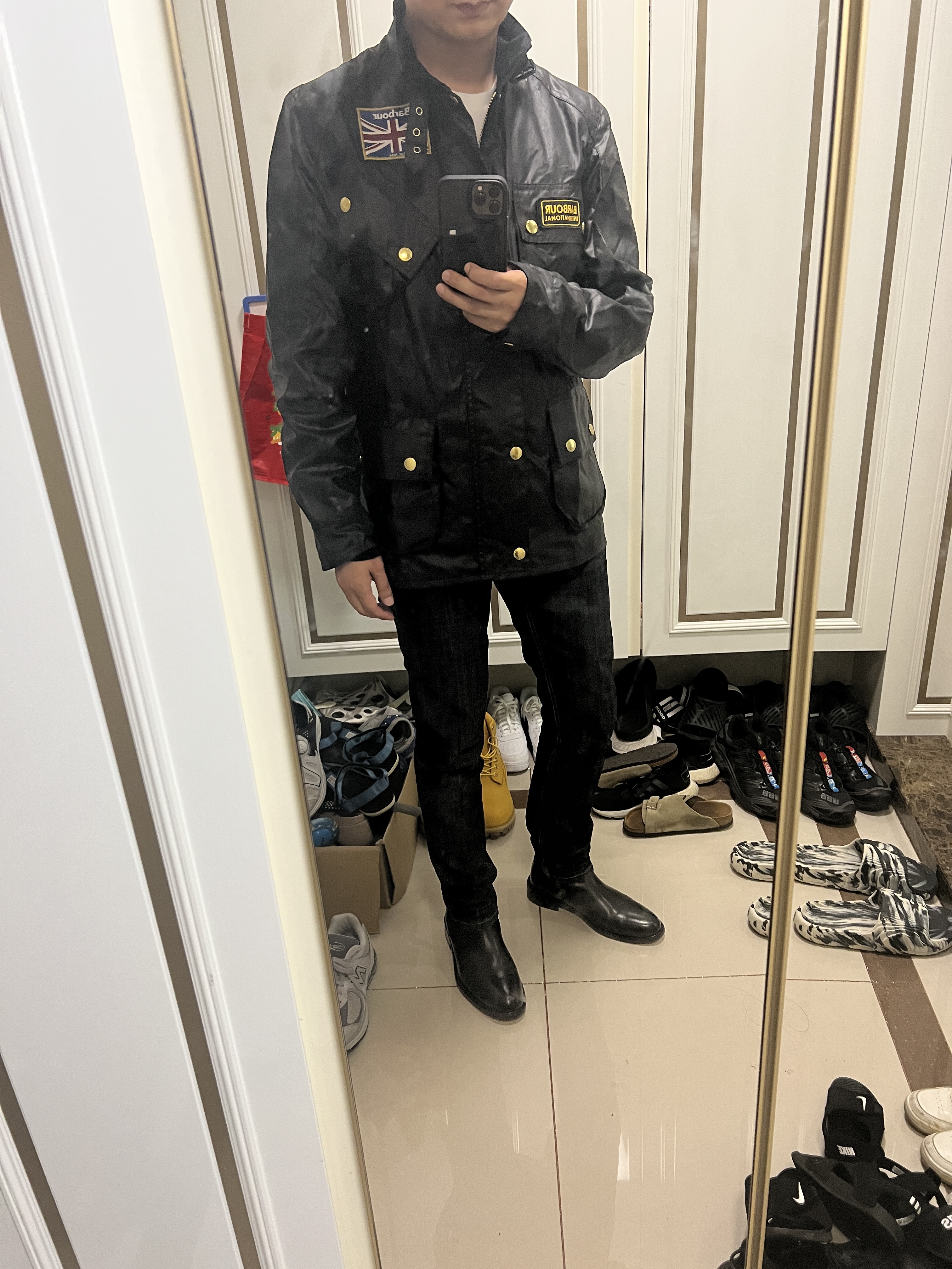 Barbour International Union Jack Wax Jacket Black 착용 스타일 - 1