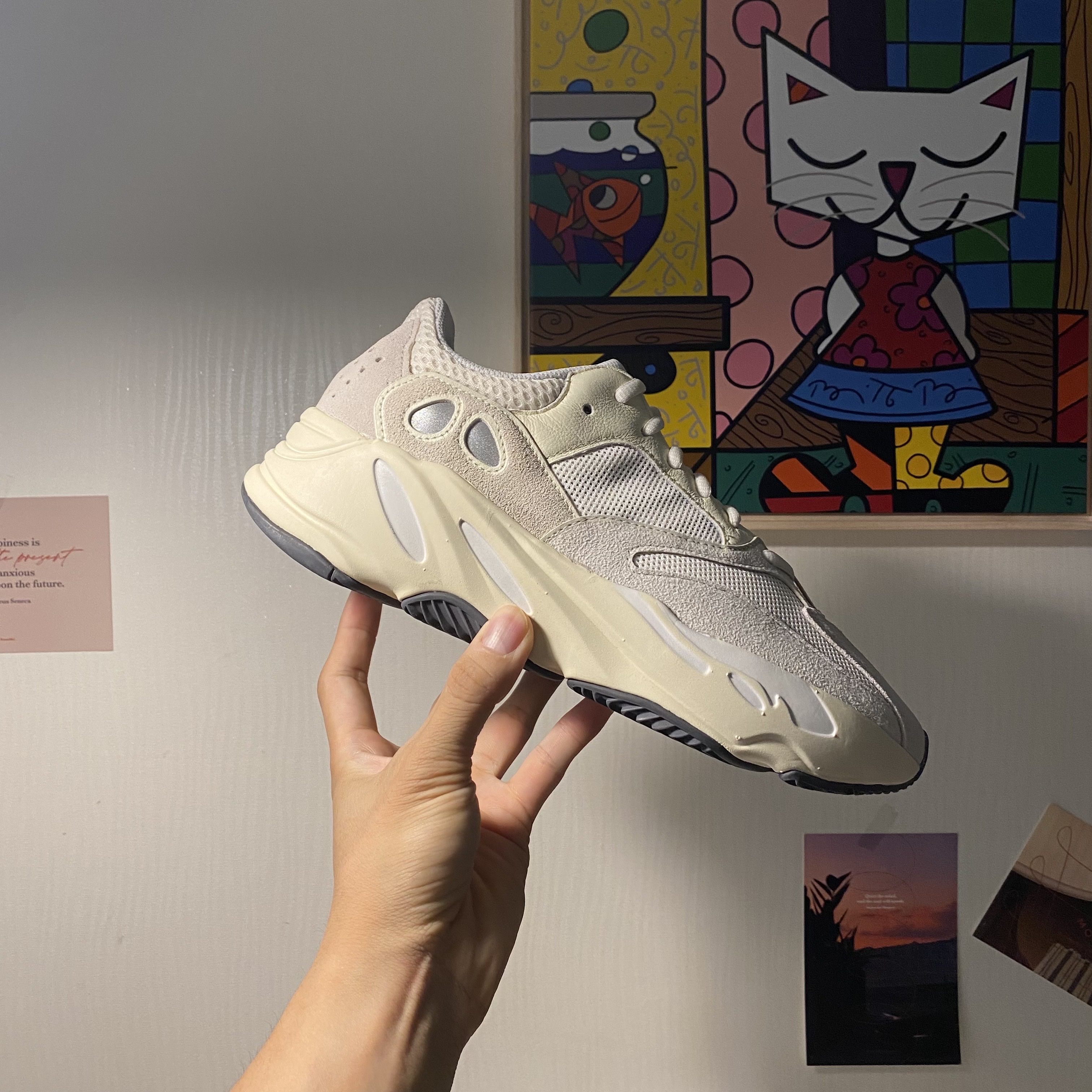 Adidas Yeezy Boost 700 Analog 2022/2023 착용 스타일 - 5