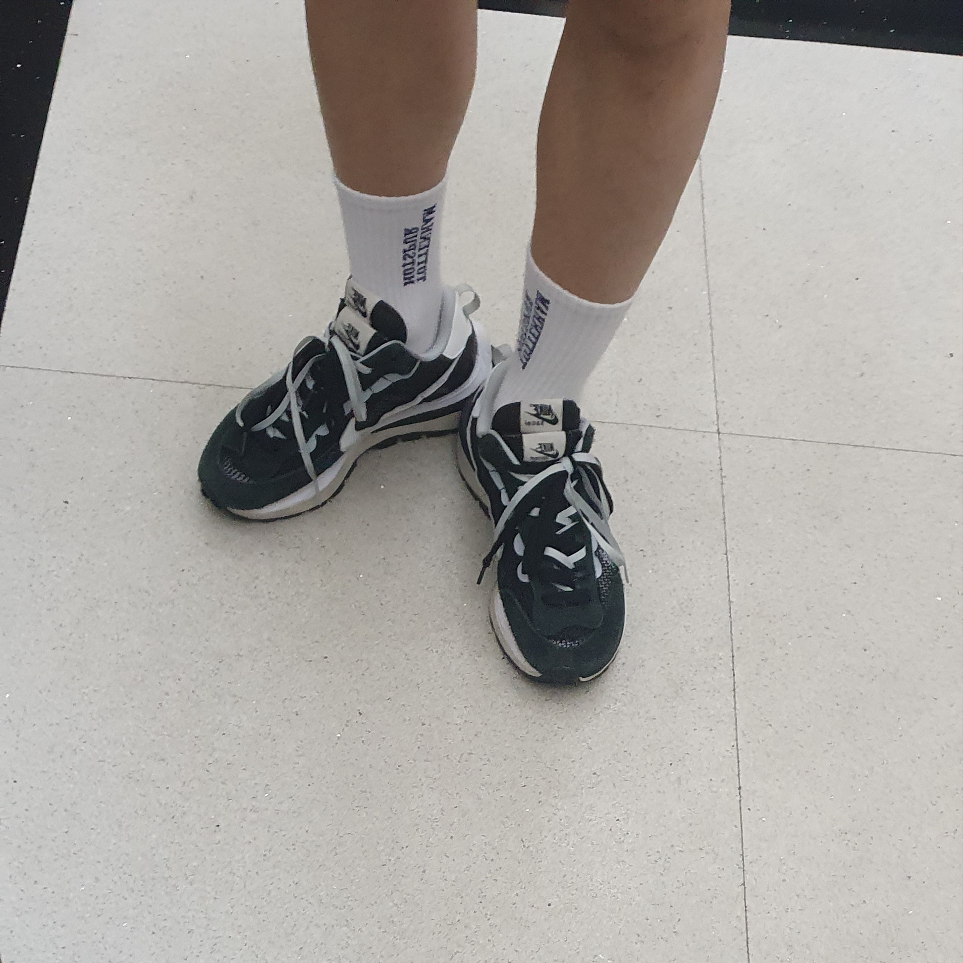 Nike x Sacai VaporWaffle Black White 착용 스타일 - 3