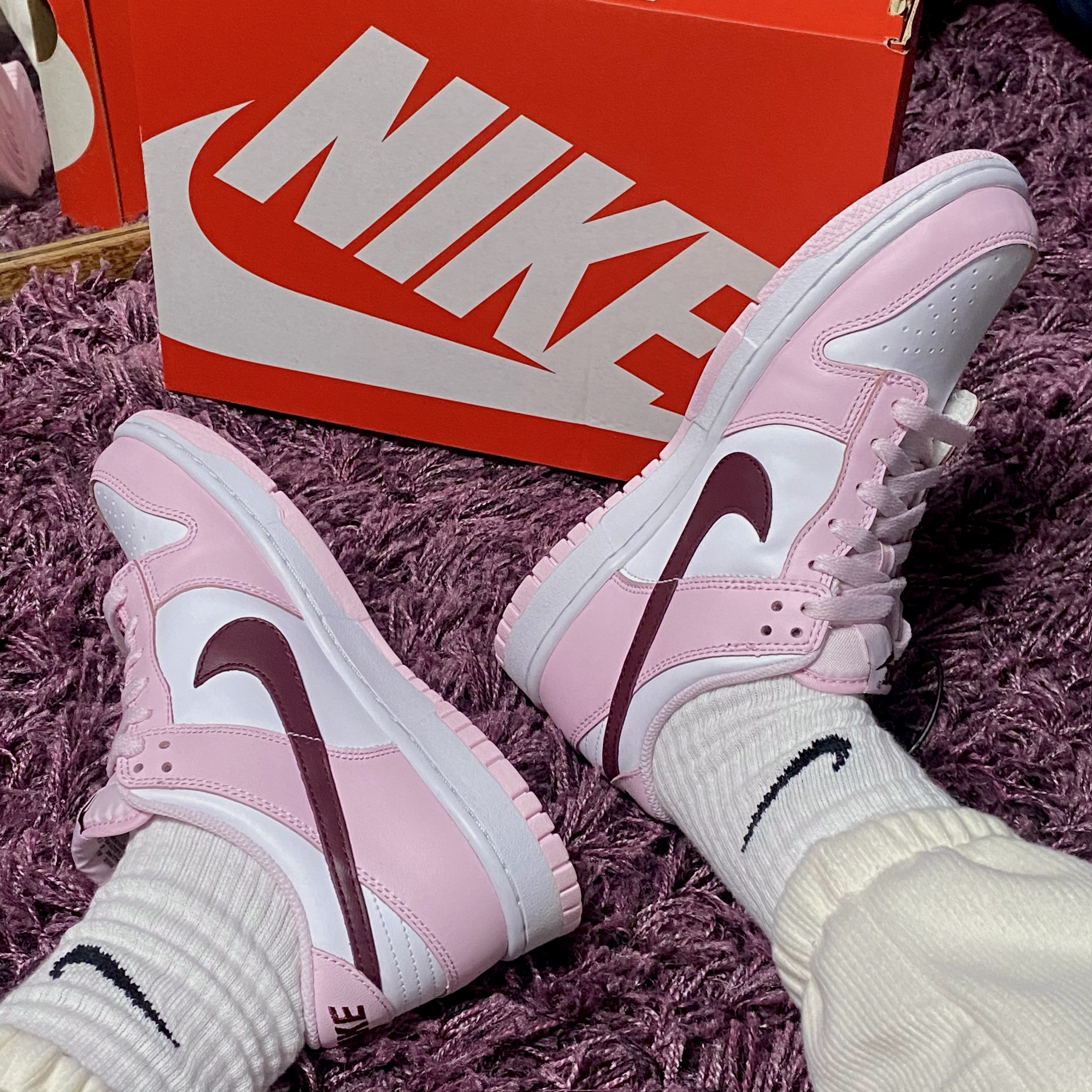 (GS) Nike Dunk Low Pink Foam 착용 스타일 - 1