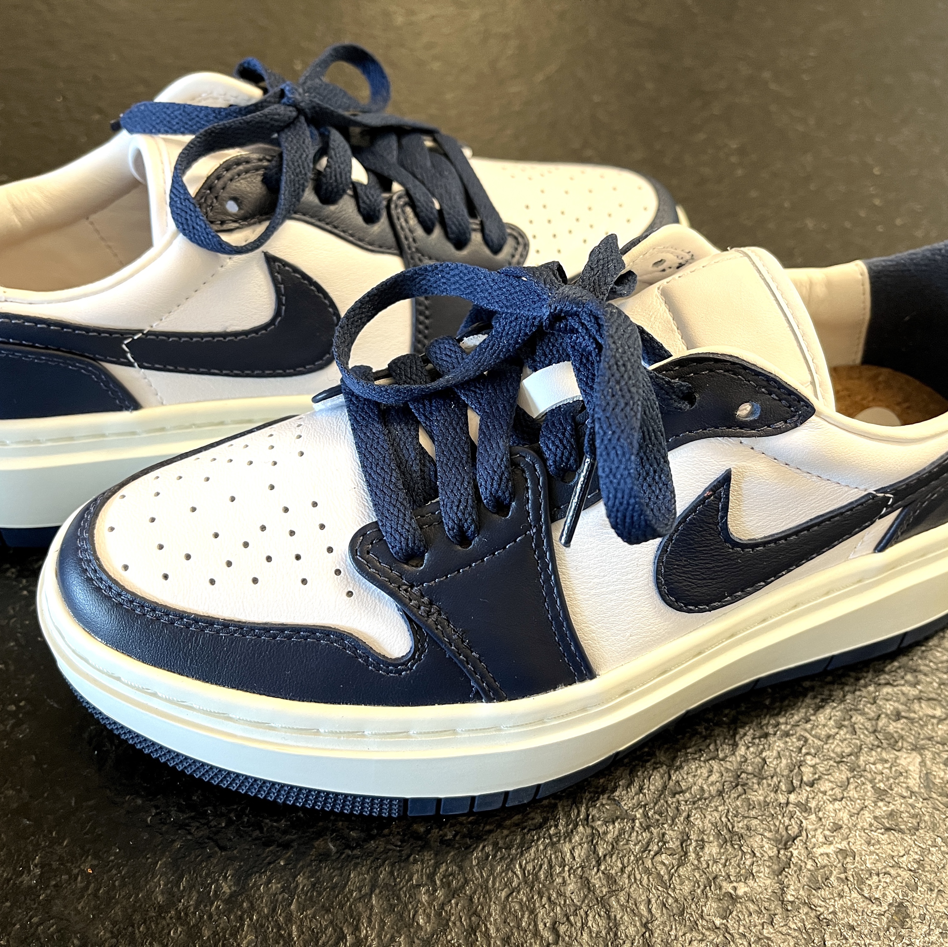 (W) Jordan 1 Elevate Low Midnight Navy 착용 스타일