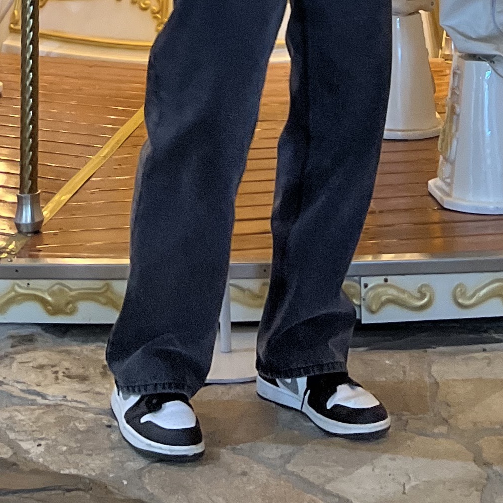 Jordan 1 Low Black Particle Grey 착용 스타일