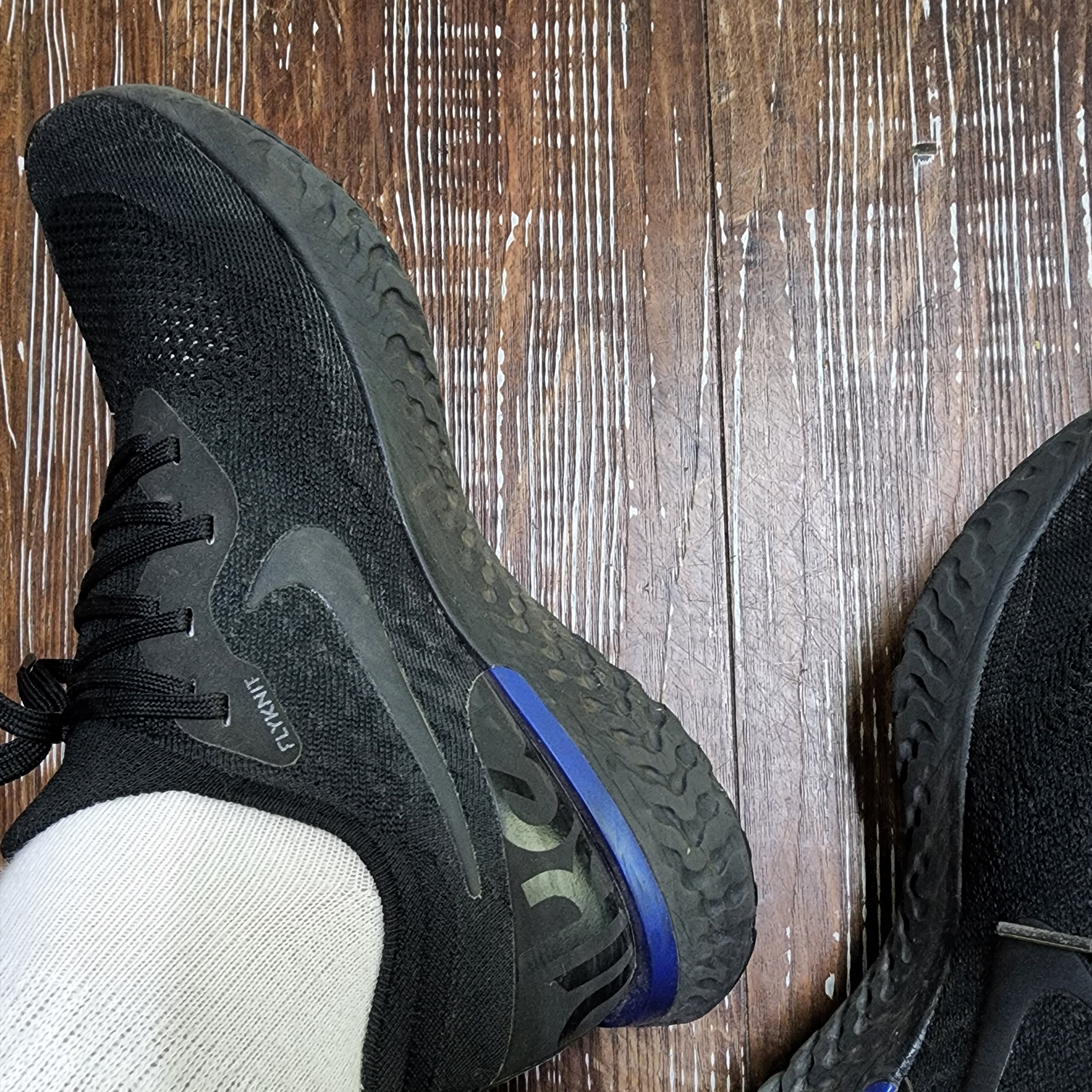 Nike Epic React Flyknit Black Racer Blue 착용 스타일