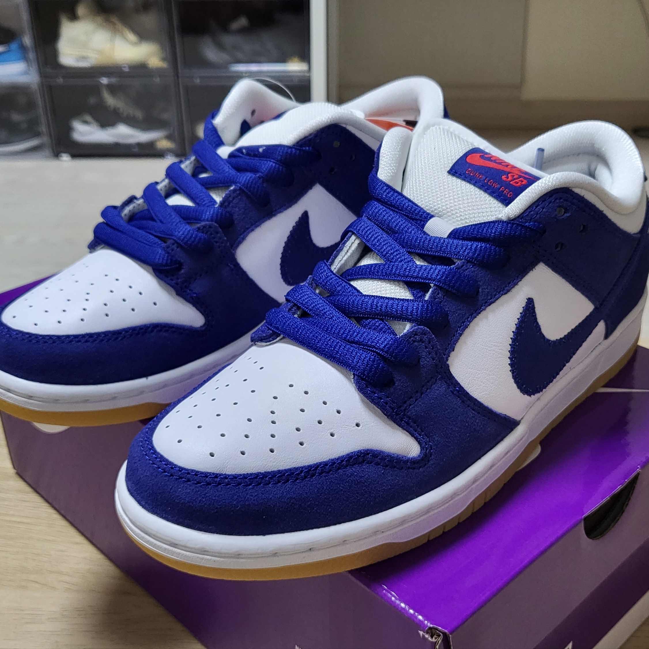 Nike SB Dunk Low Pro Premium Deep Royal Blue 착용 스타일 - 5