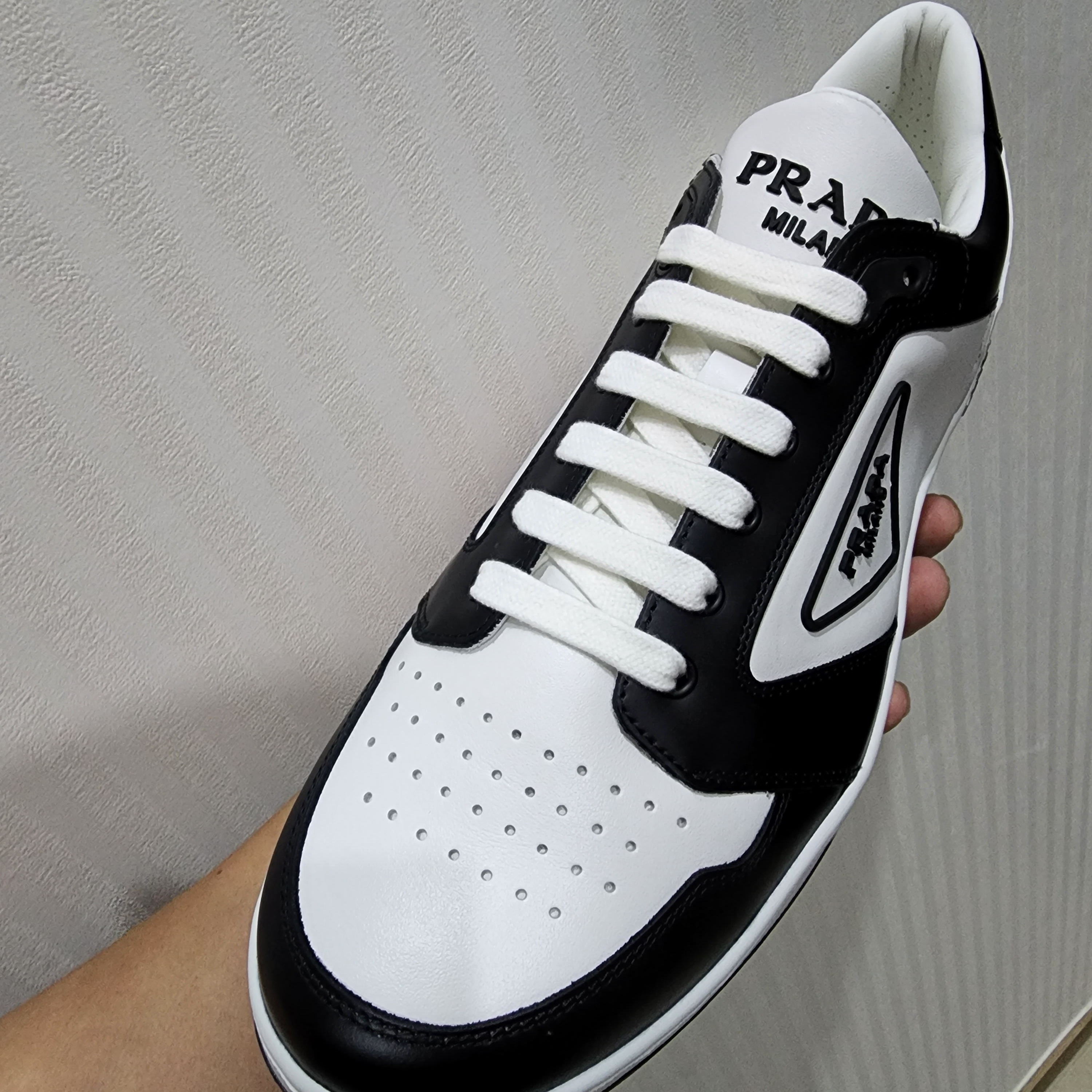 Prada District Leather Sneakers White Black 착용 스타일