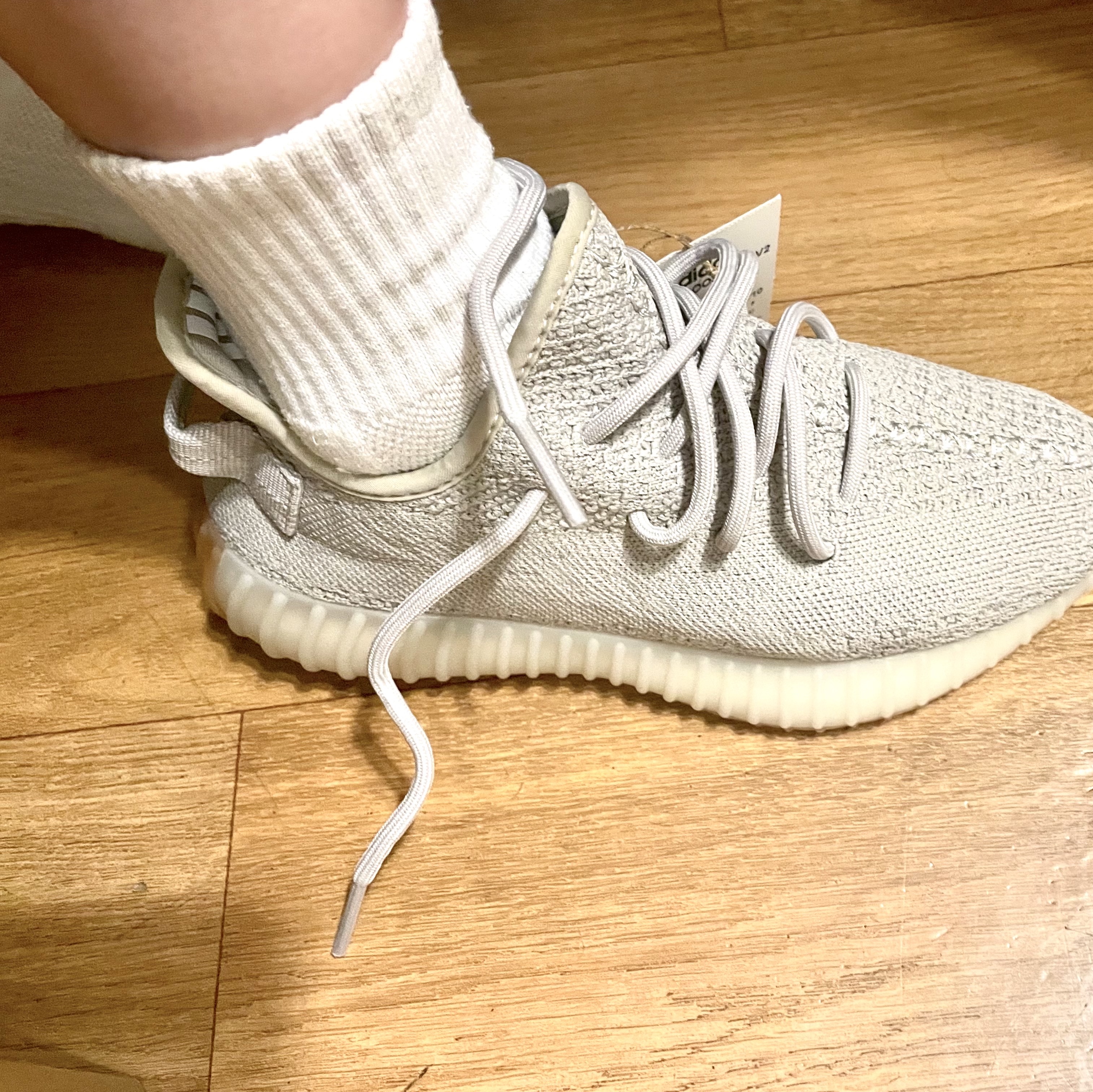 Adidas Yeezy Boost 350 V2 Sesame 2022 착용 스타일