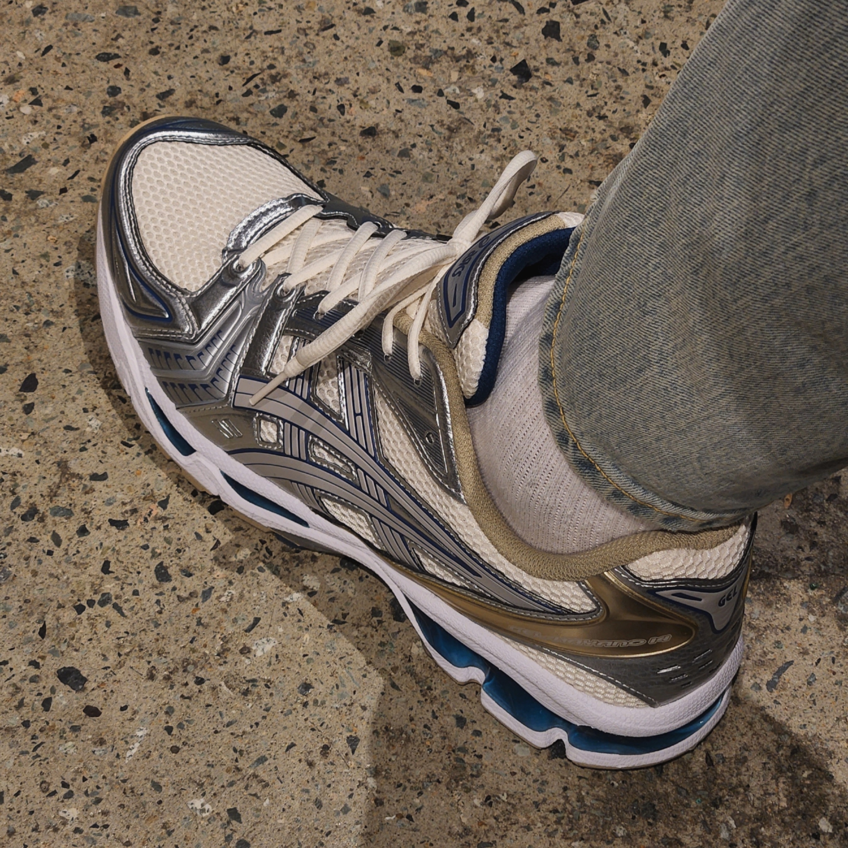 Asics Gel-Kayano 14 Cream Pure Silver 착용 스타일