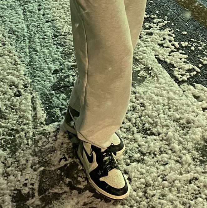 Jordan 1 Retro High OG Black Mocha 착용 스타일