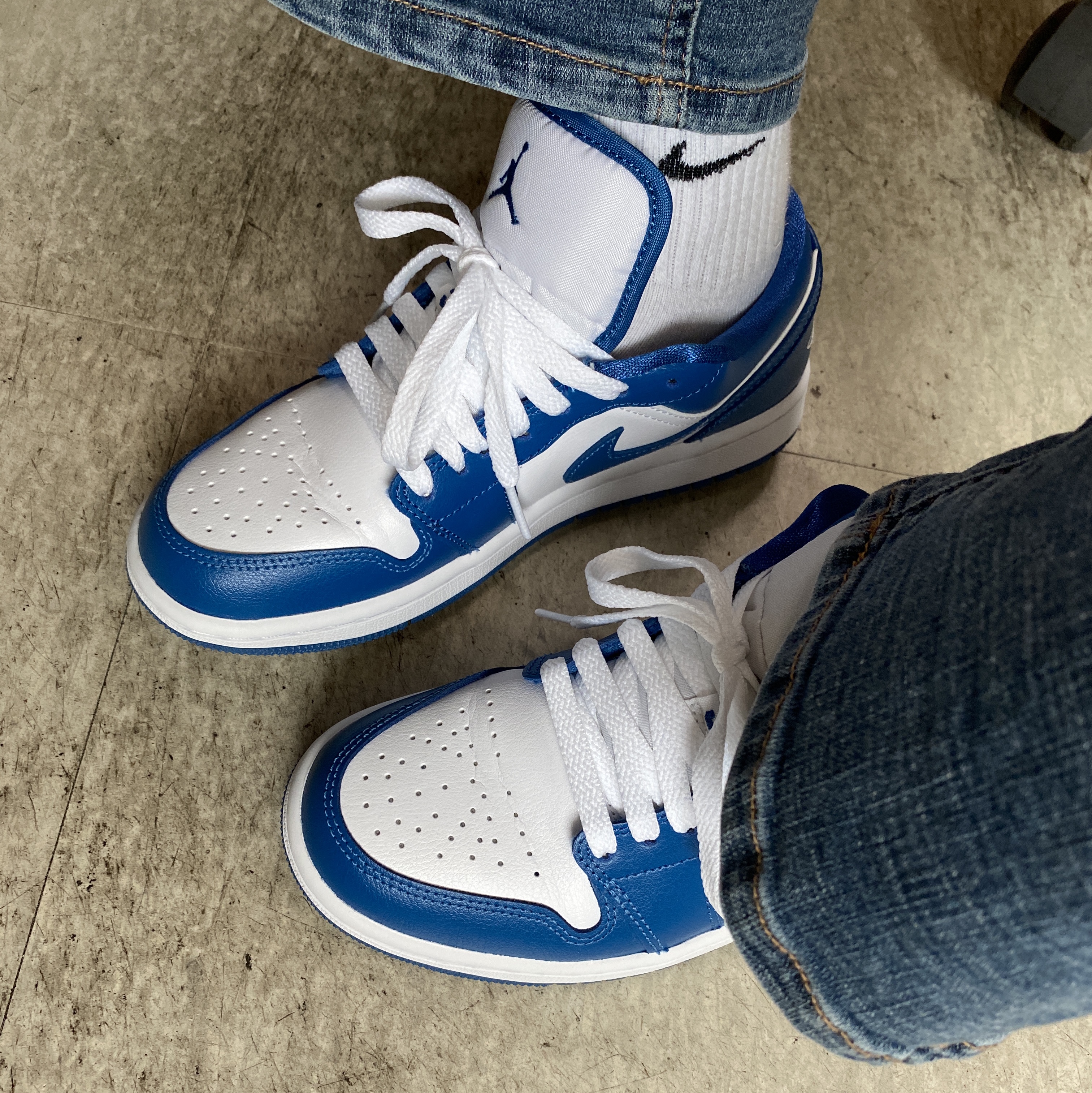 (W) Jordan 1 Low White Dark Marina Blue 착용 스타일