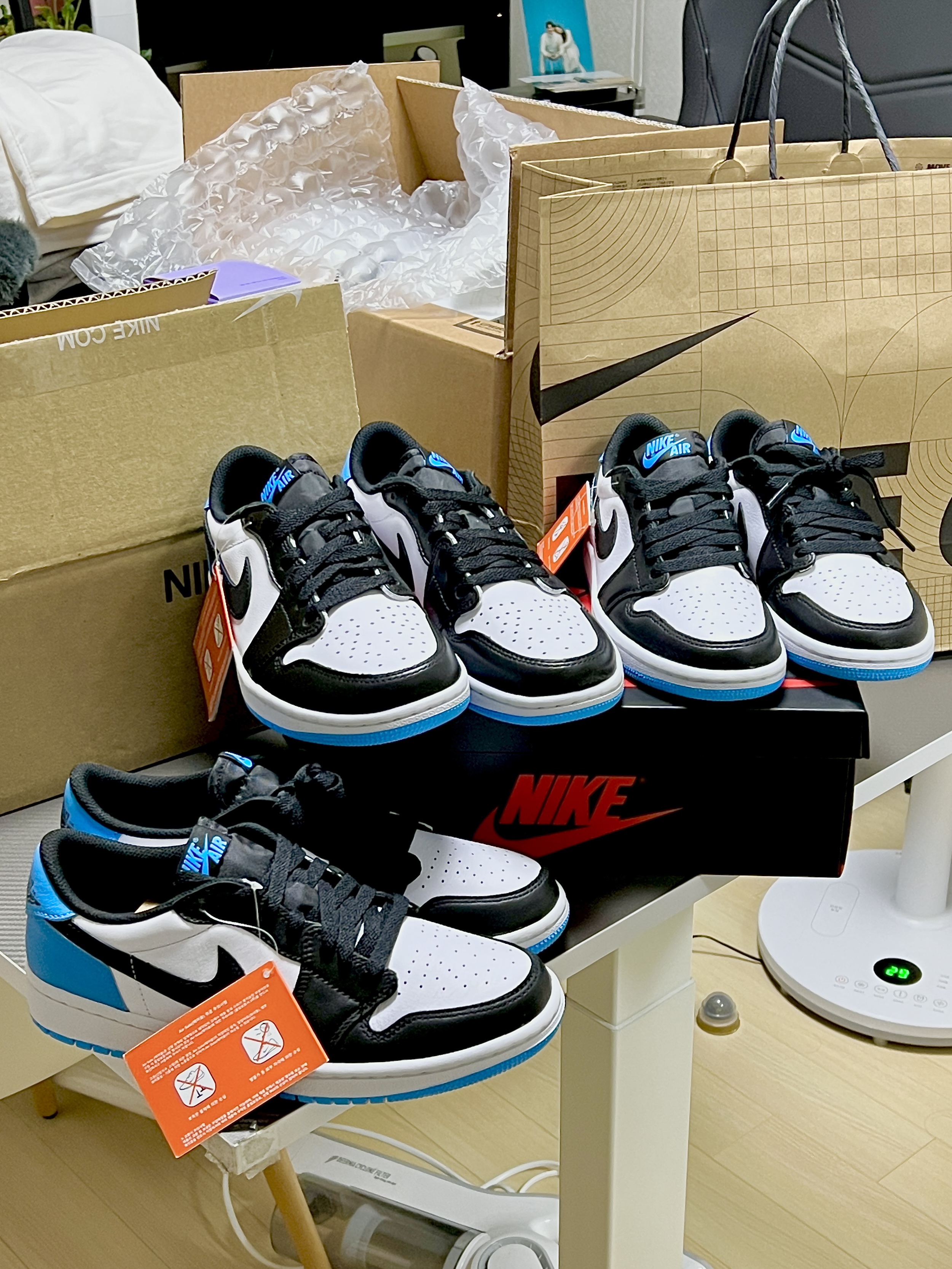 (W) Jordan 1 Retro Low OG Black and Dark Powder Blue, Jordan 1 Retro Low OG Black and Dark Powder Blue 착용 스타일