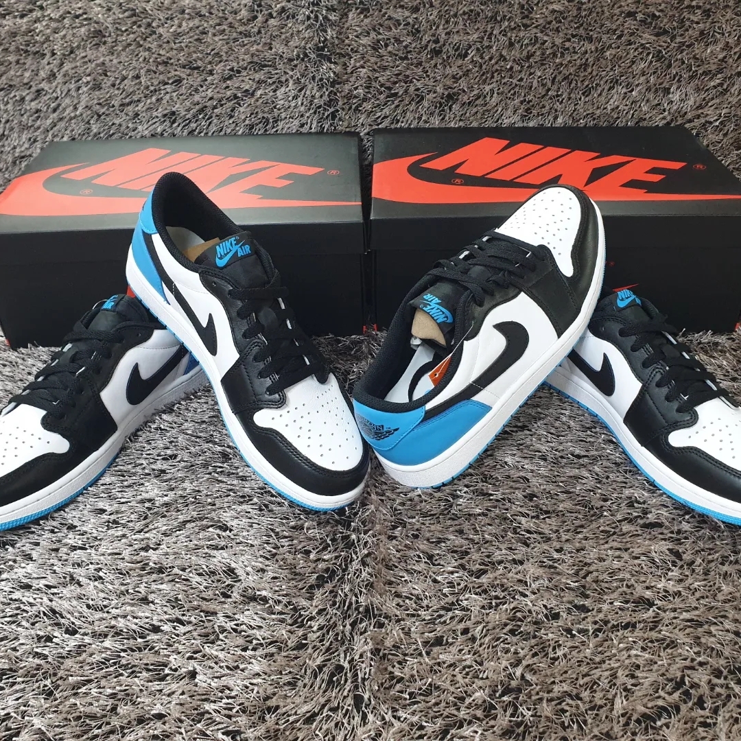 Jordan 1 Retro Low OG Black and Dark Powder Blue 착용 스타일 - 5
