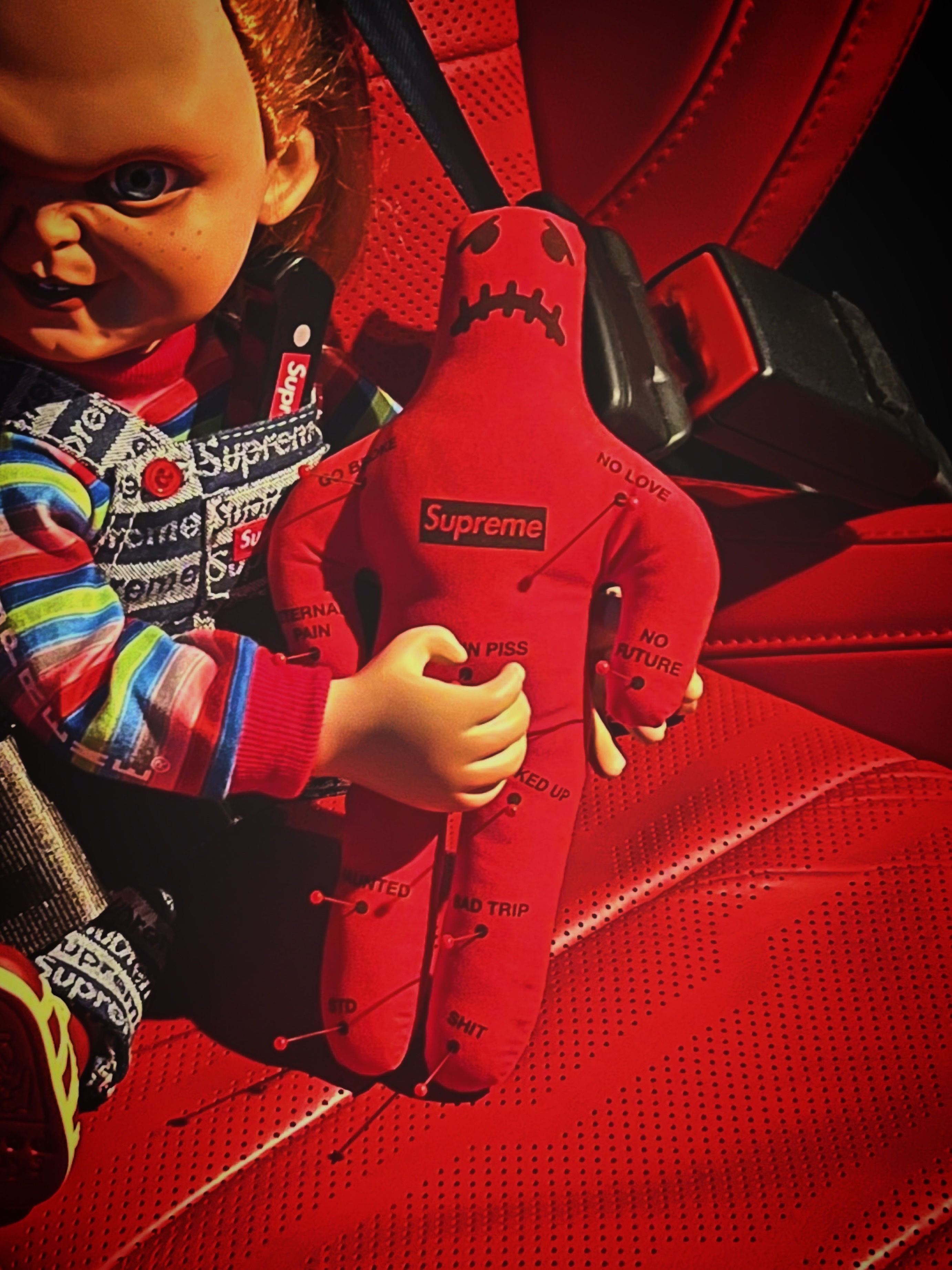 Supreme Voodoo Doll Red - 19FW, Supreme Chucky Doll - 20FW 착용 스타일 - 2
