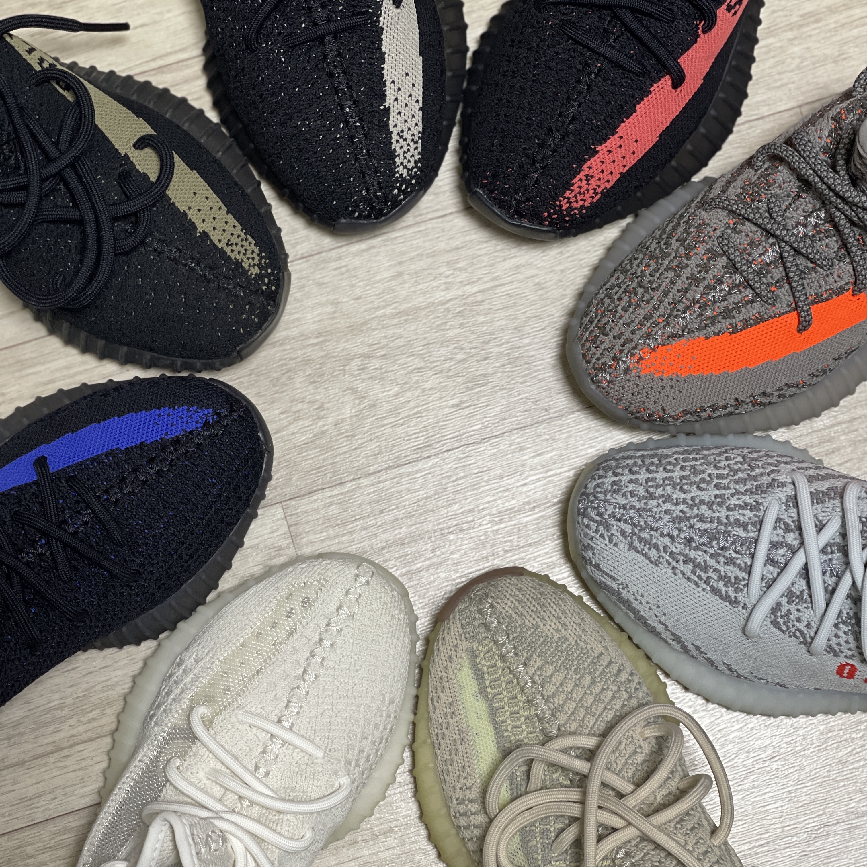 Adidas Yeezy Boost 350 V2 Core Black Red 2022/2023, Adidas Yeezy Boost 350 V2 Beluga - Reflective μ°©μ© μ€νμΌ