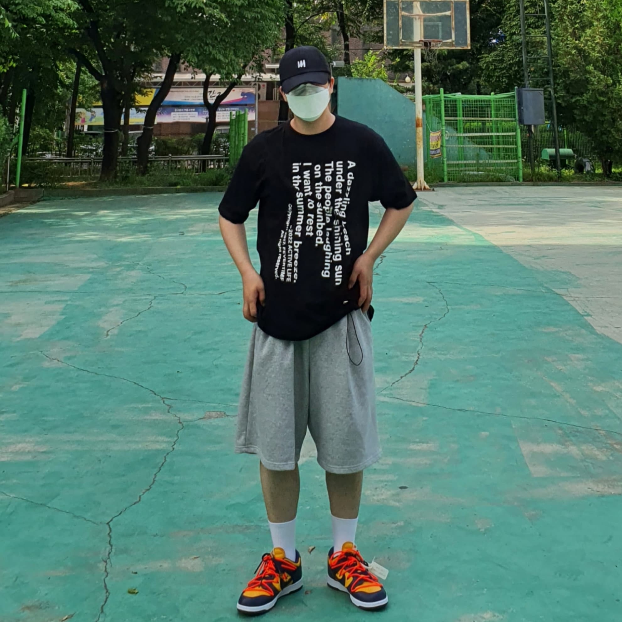 Nike x Off-White Dunk Low University Gold Midnight Navy 착용 스타일