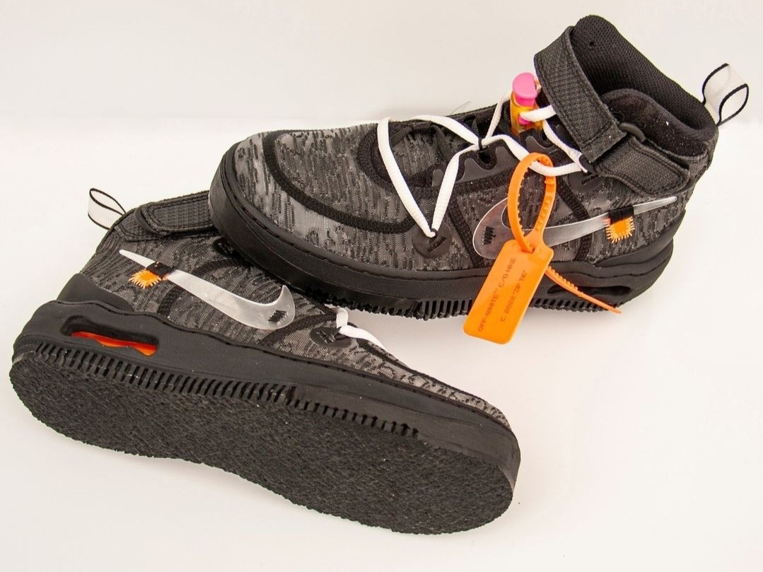 Nike x Off-White Air Force 1 Mid SP Black 착용 스타일