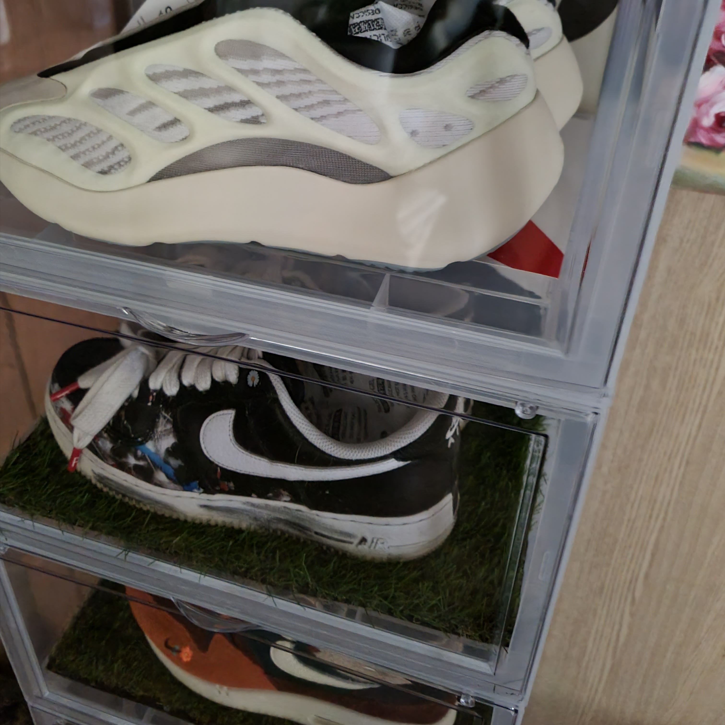Adidas Yeezy 700 V3 Azael 2022/2023, Nike x Peaceminusone Air Force 1 Low Para-Noise 착용 스타일