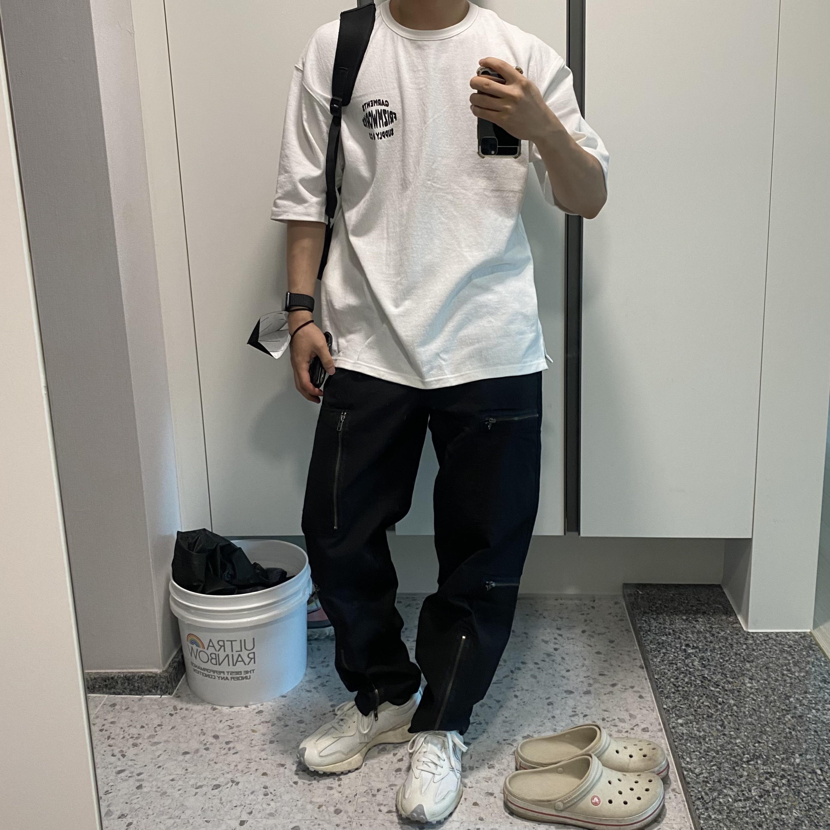 New Balance 327 Shifted White Pack 착용 스타일