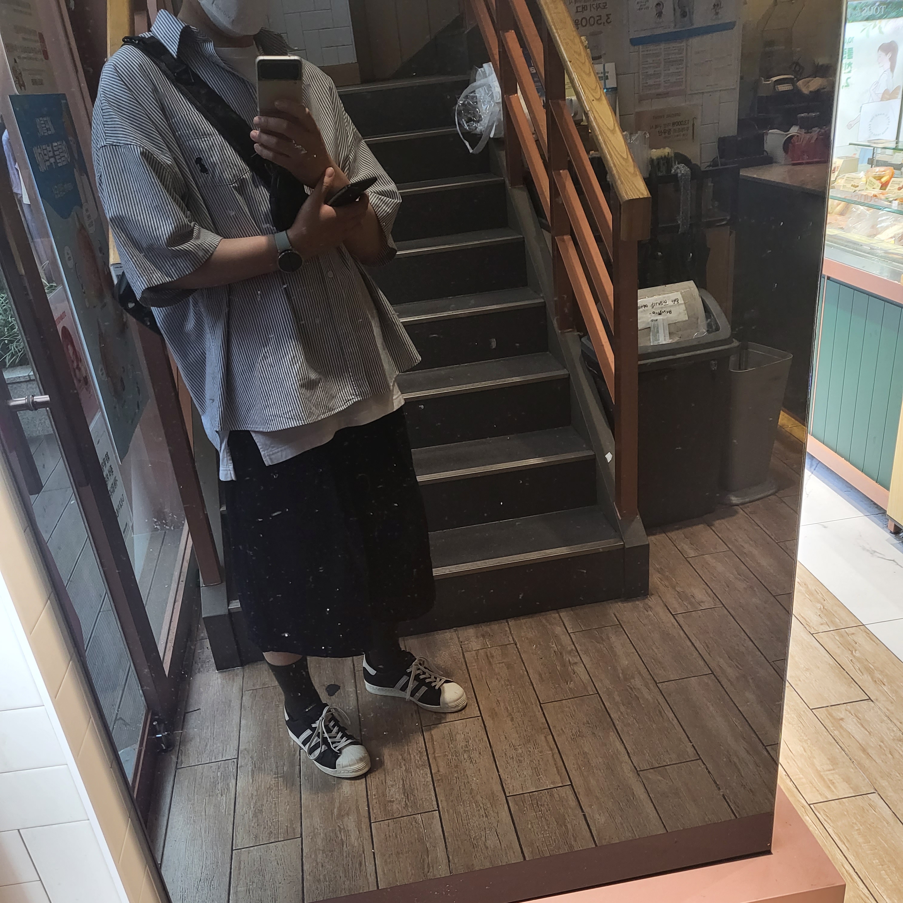 Adidas Superstar 82 Black White 착용 스타일