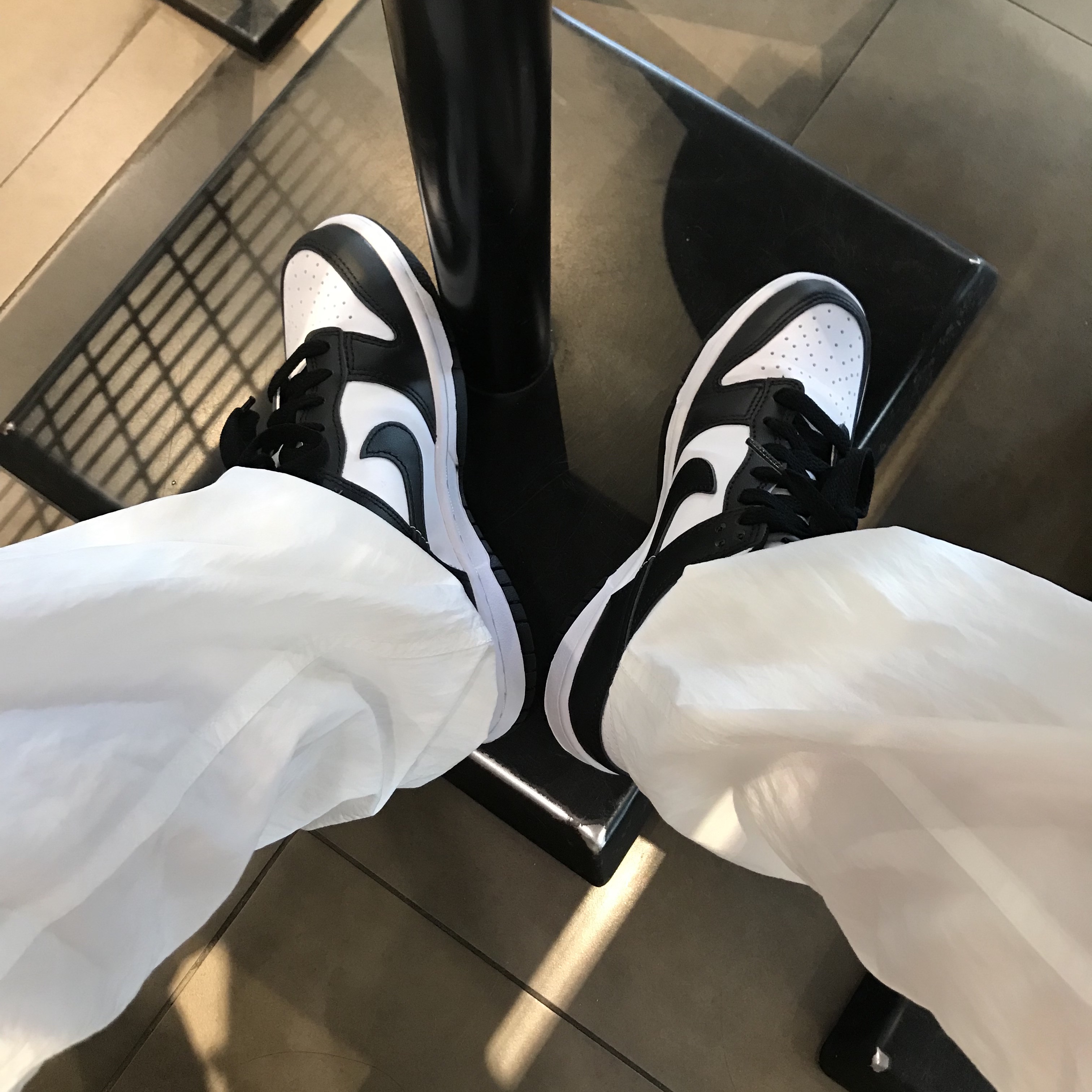 (GS) Nike Dunk Low Black 착용 스타일