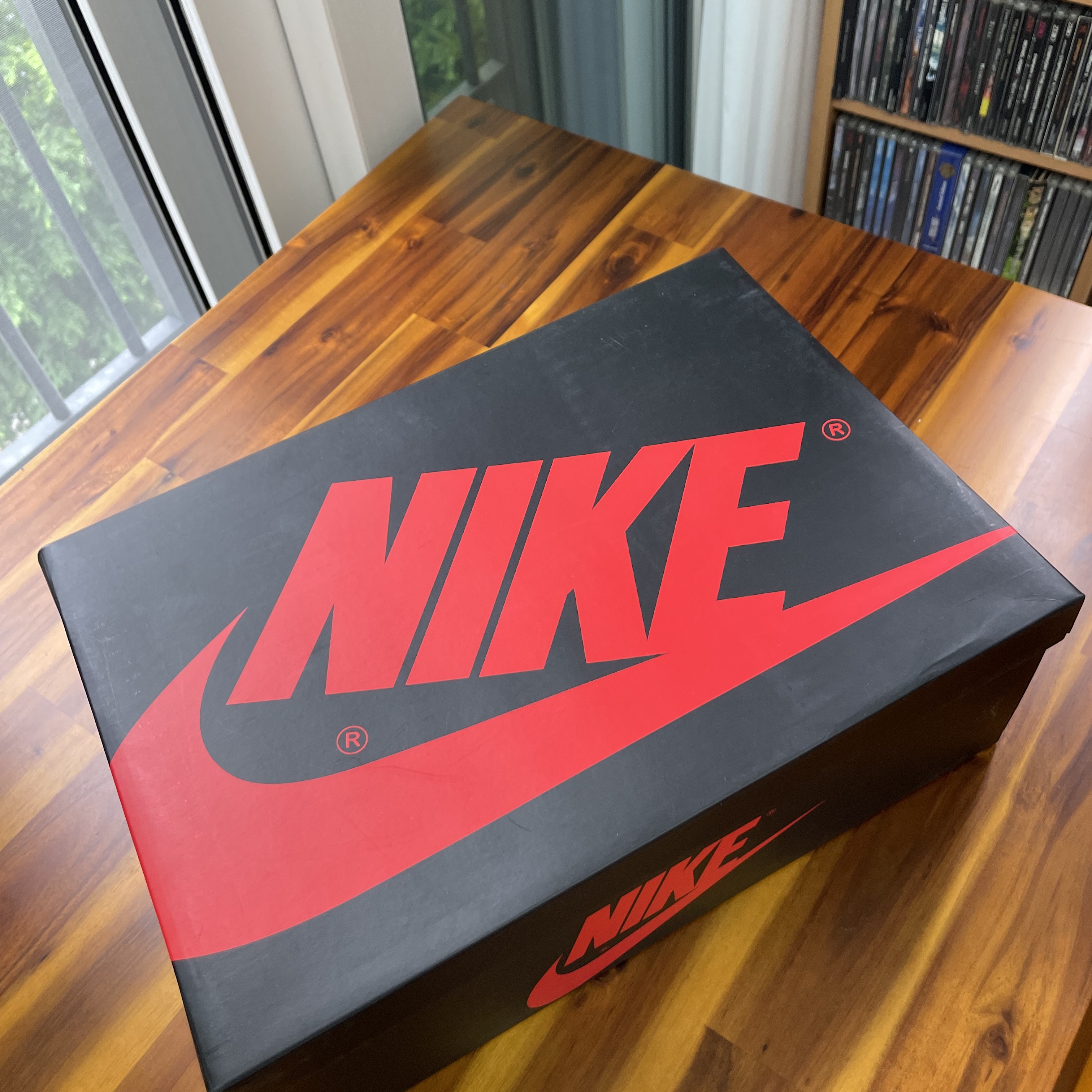 Jordan 1 Retro Low OG Black and Dark Powder Blue 착용 스타일 - 4