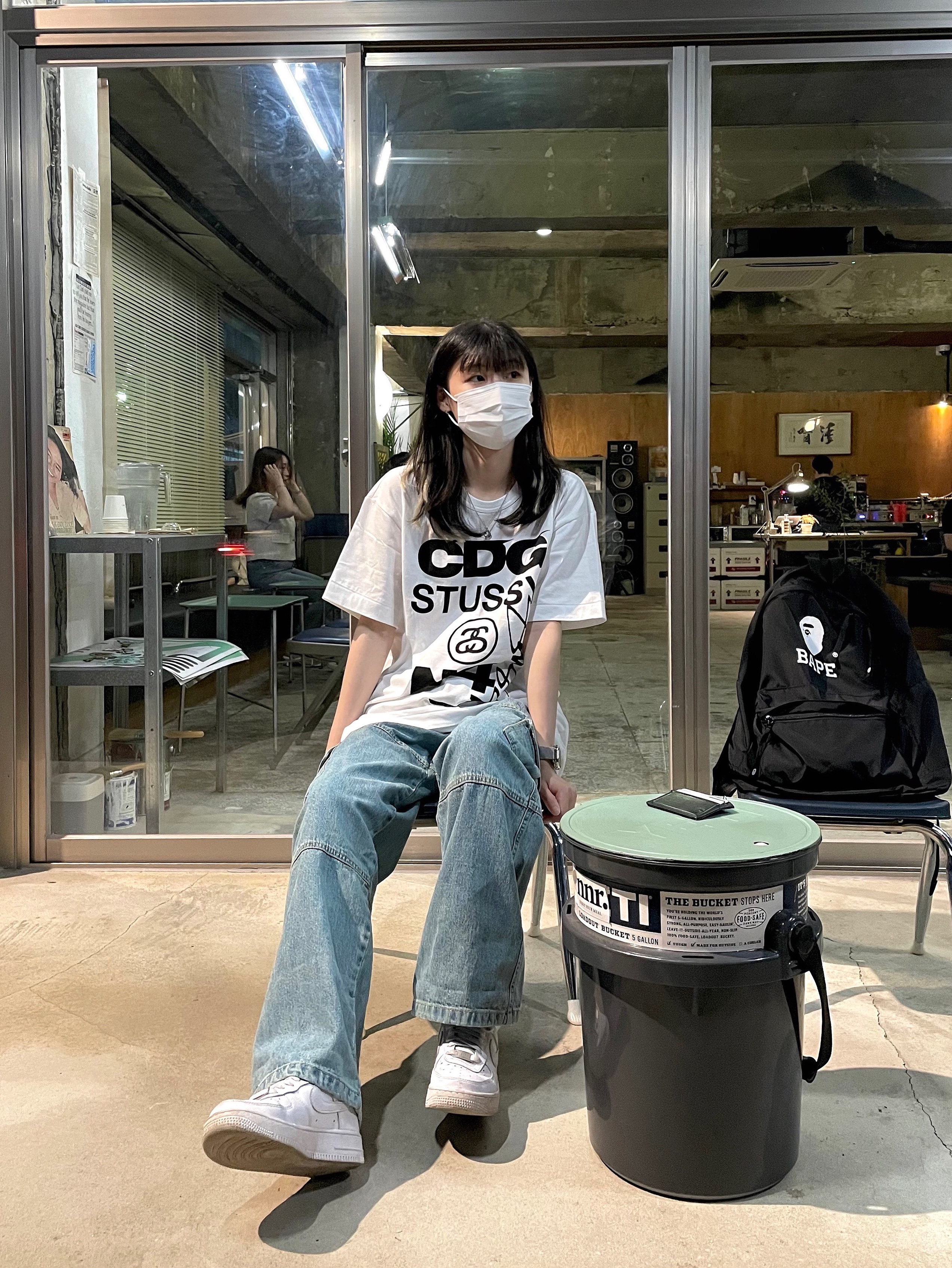 (W) Nike Air Force 1 '07 Low White, CDG x Stussy T-Shirt White 착용 스타일