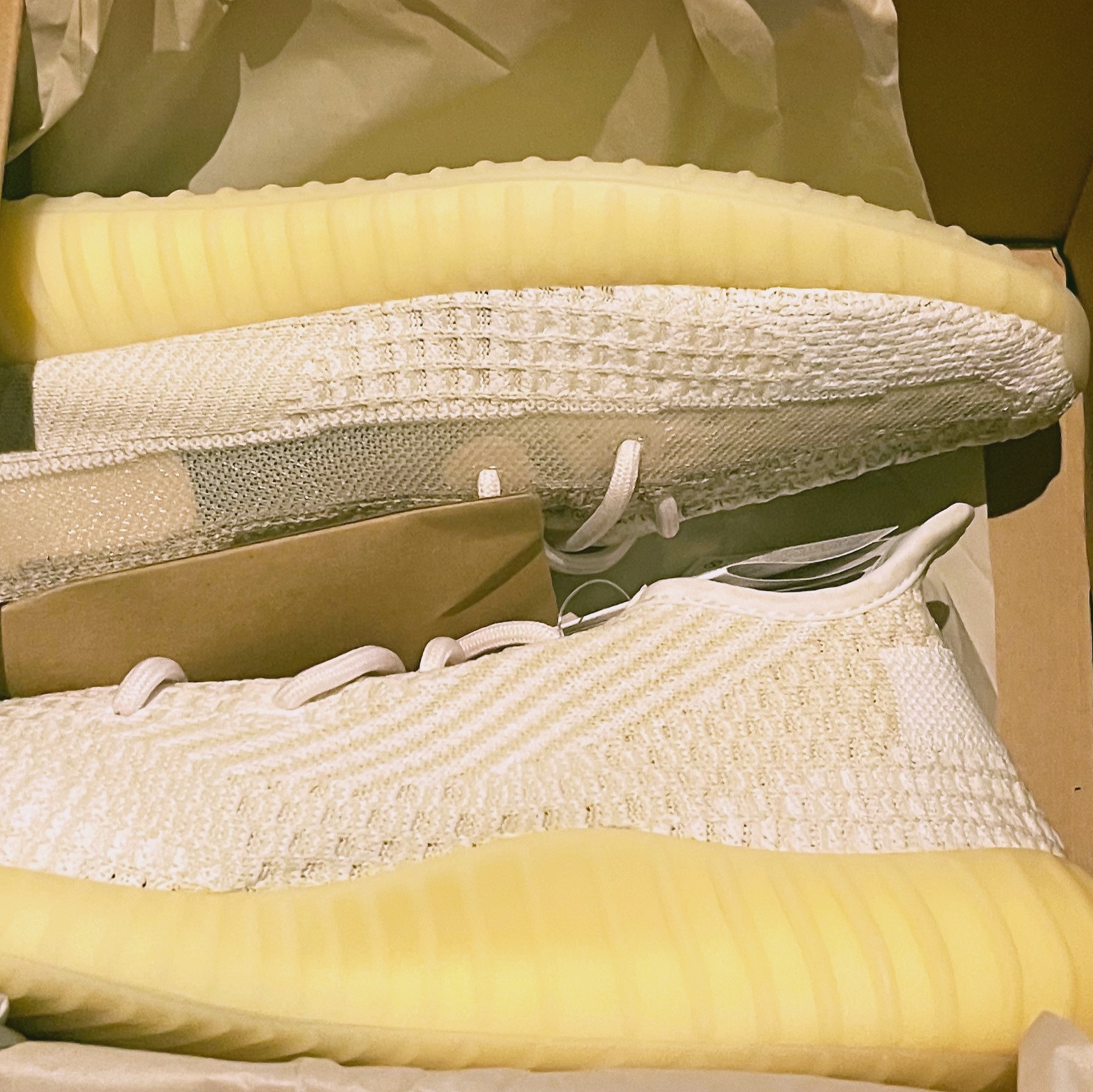 Adidas Yeezy Boost 350 V2 Natural 착용 스타일