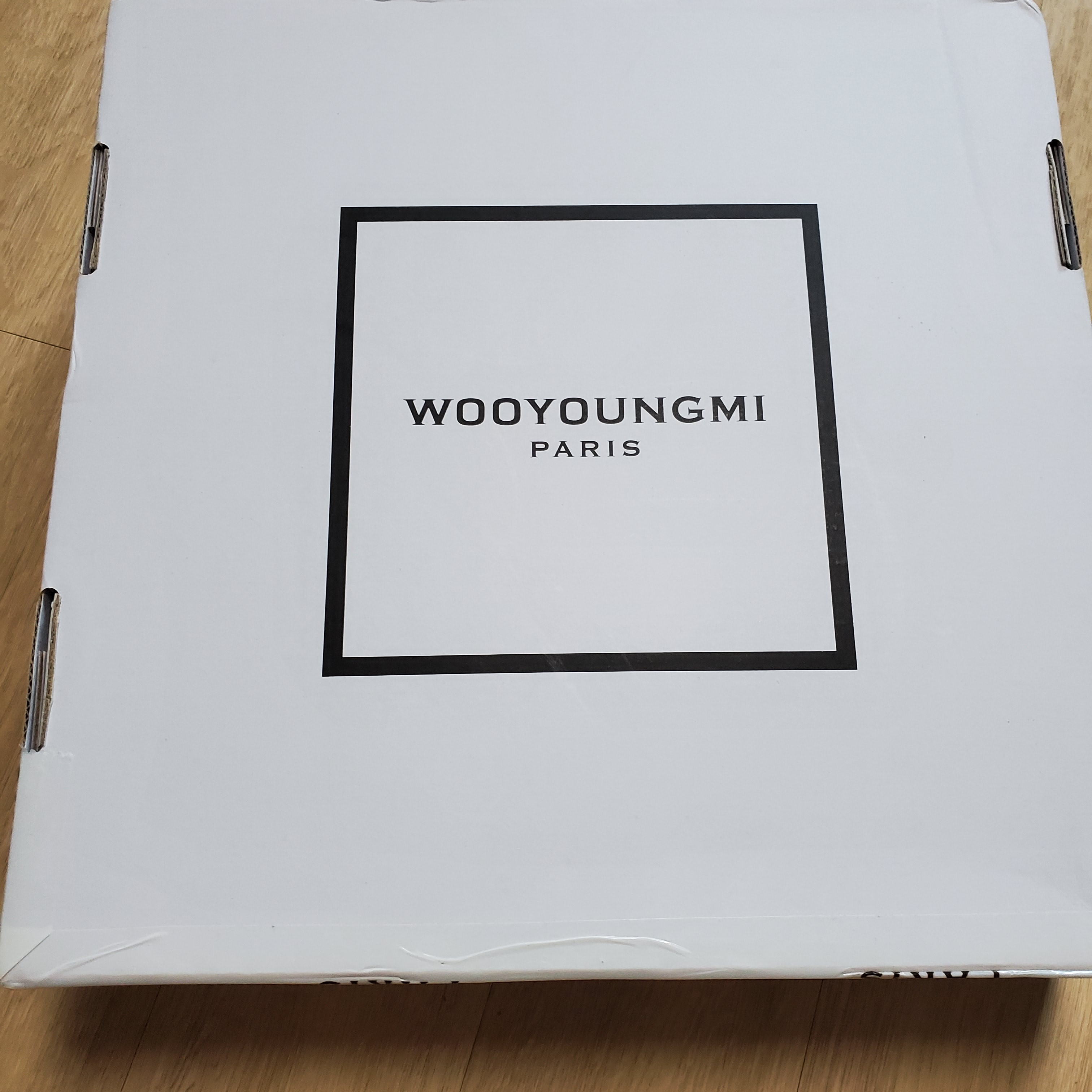 Wooyoungmi White Embroidered Logo Ball Cap Black 착용 스타일 - 1