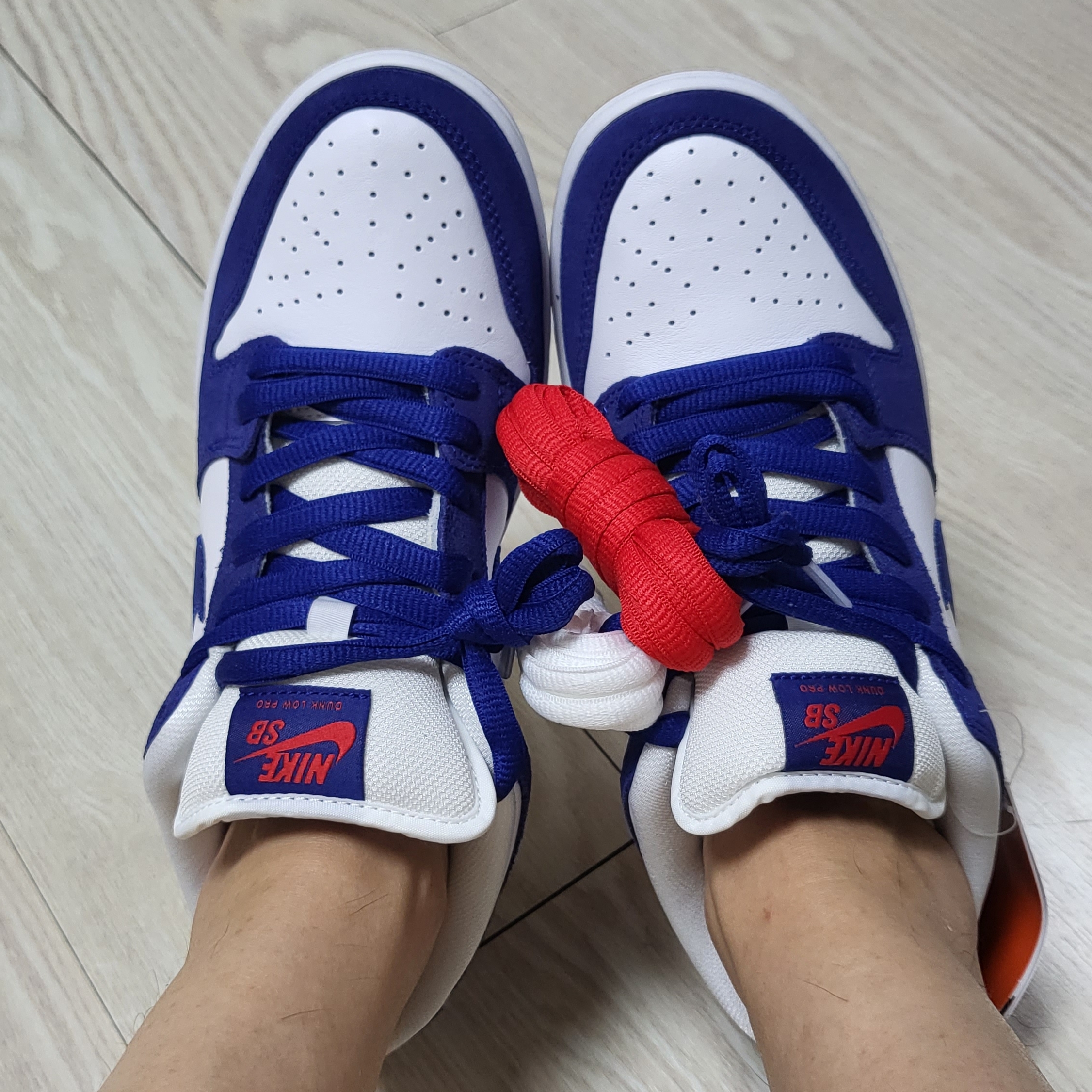 Nike SB Dunk Low Pro Premium Deep Royal Blue 착용 스타일 - 1