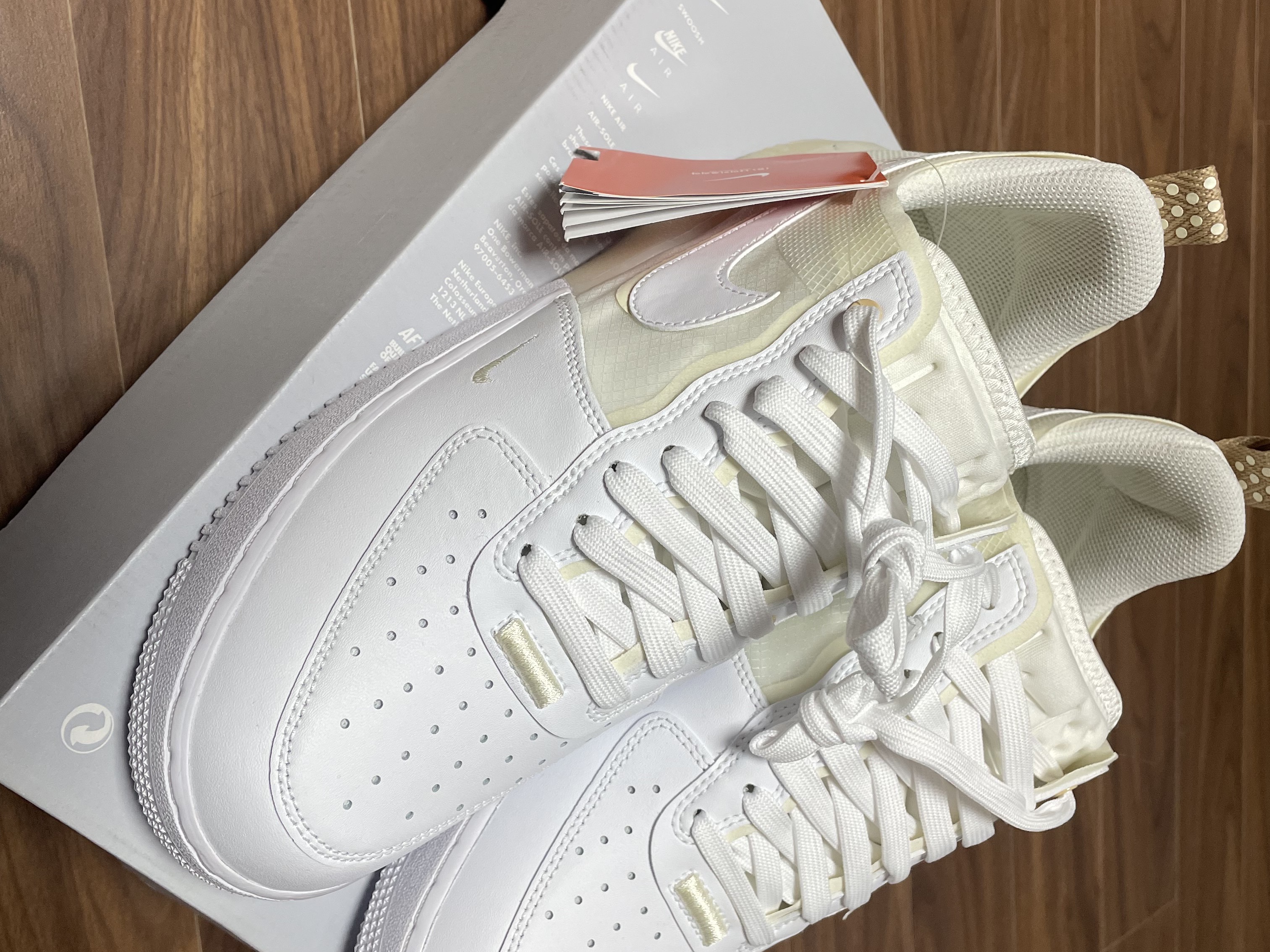 Nike Air Force 1 React Coconut Milk 착용 스타일 - 2