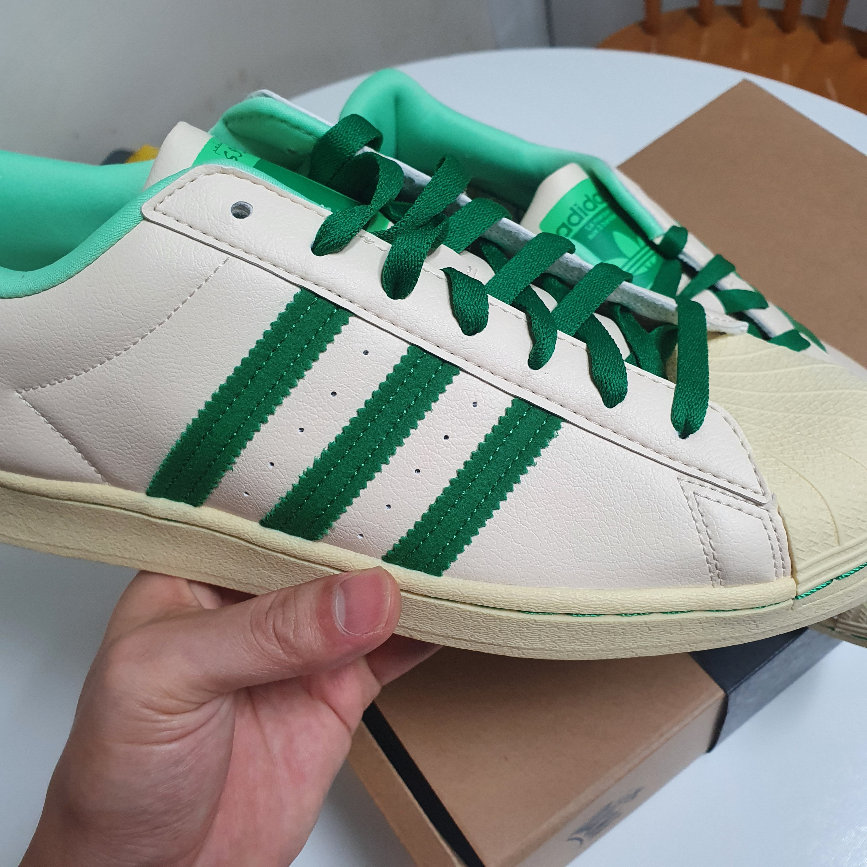 Adidas x Ravi Superstar Ecru Tint Green 착용 스타일 - 1