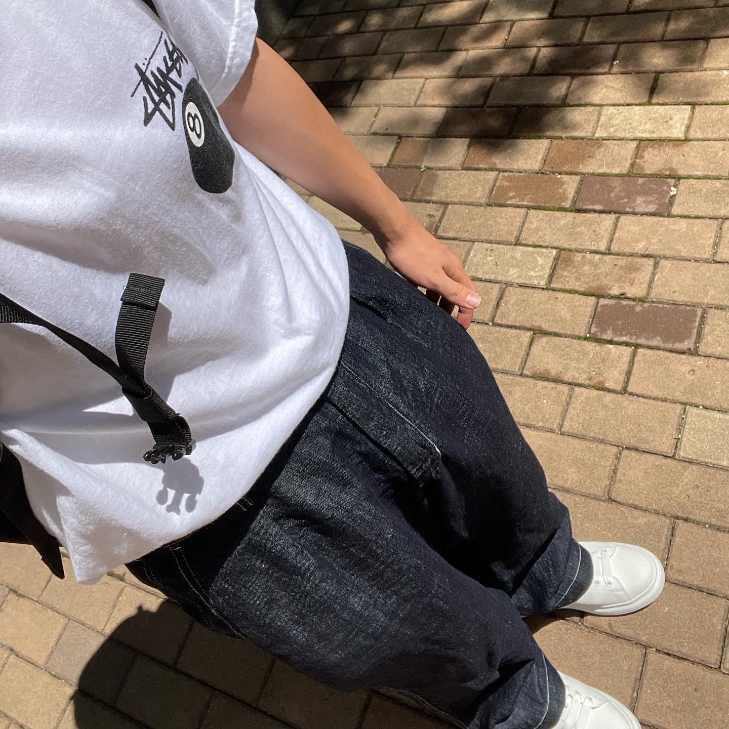 Alexander McQueen Oversized Sneakers White Black 착용 스타일