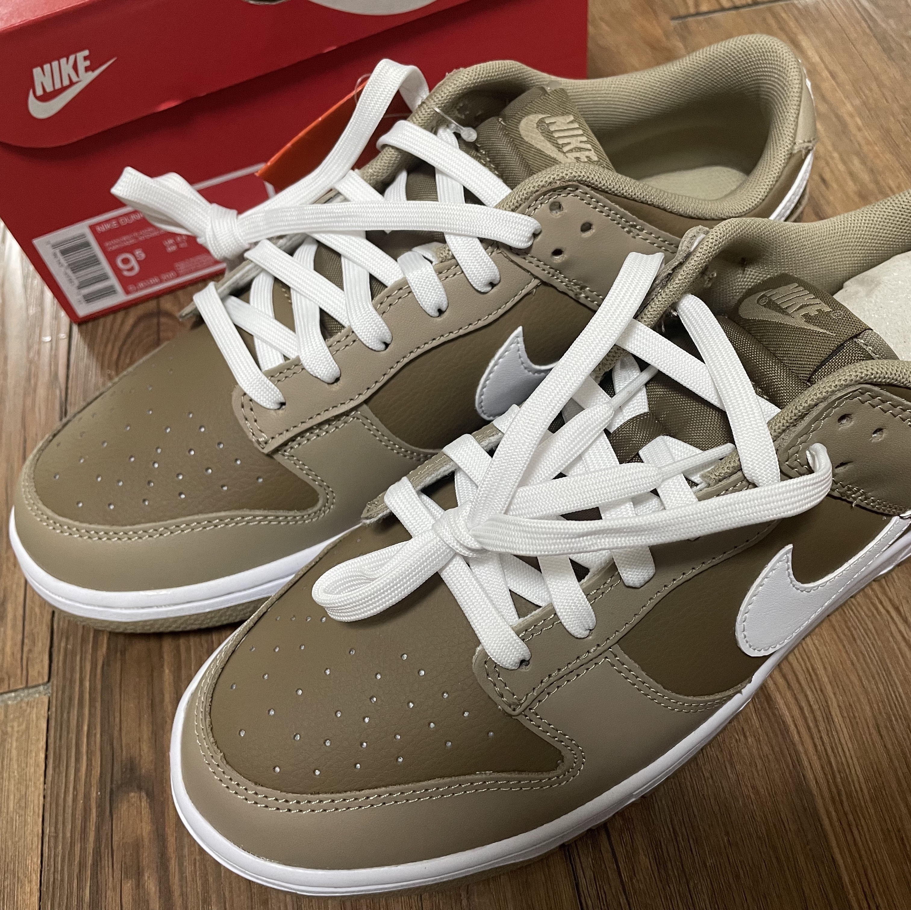 Nike Dunk Low Retro Khaki Hazel Rush 착용 스타일