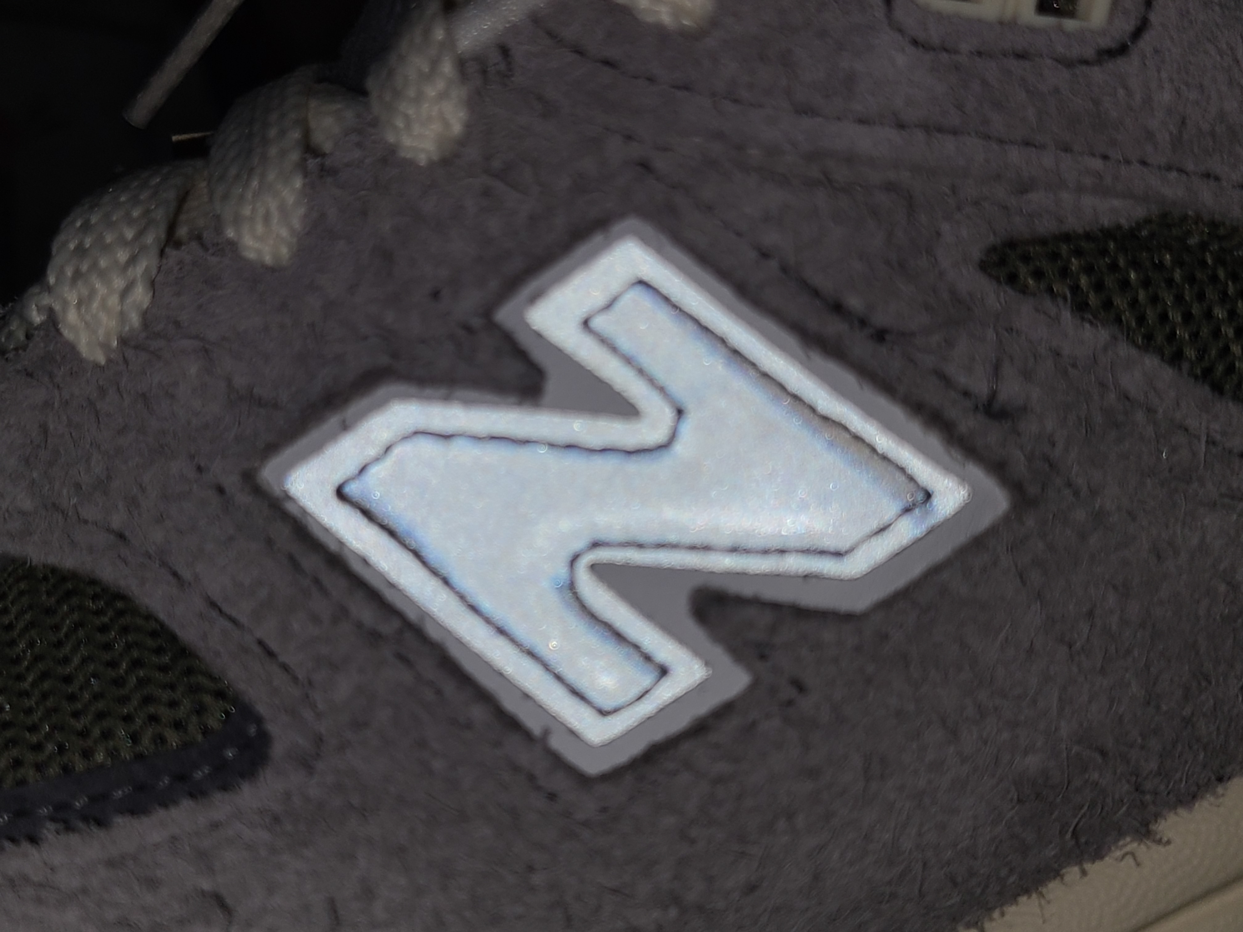 New Balance 990v2 Made in USA Marblehead Incense 착용 스타일 - 3