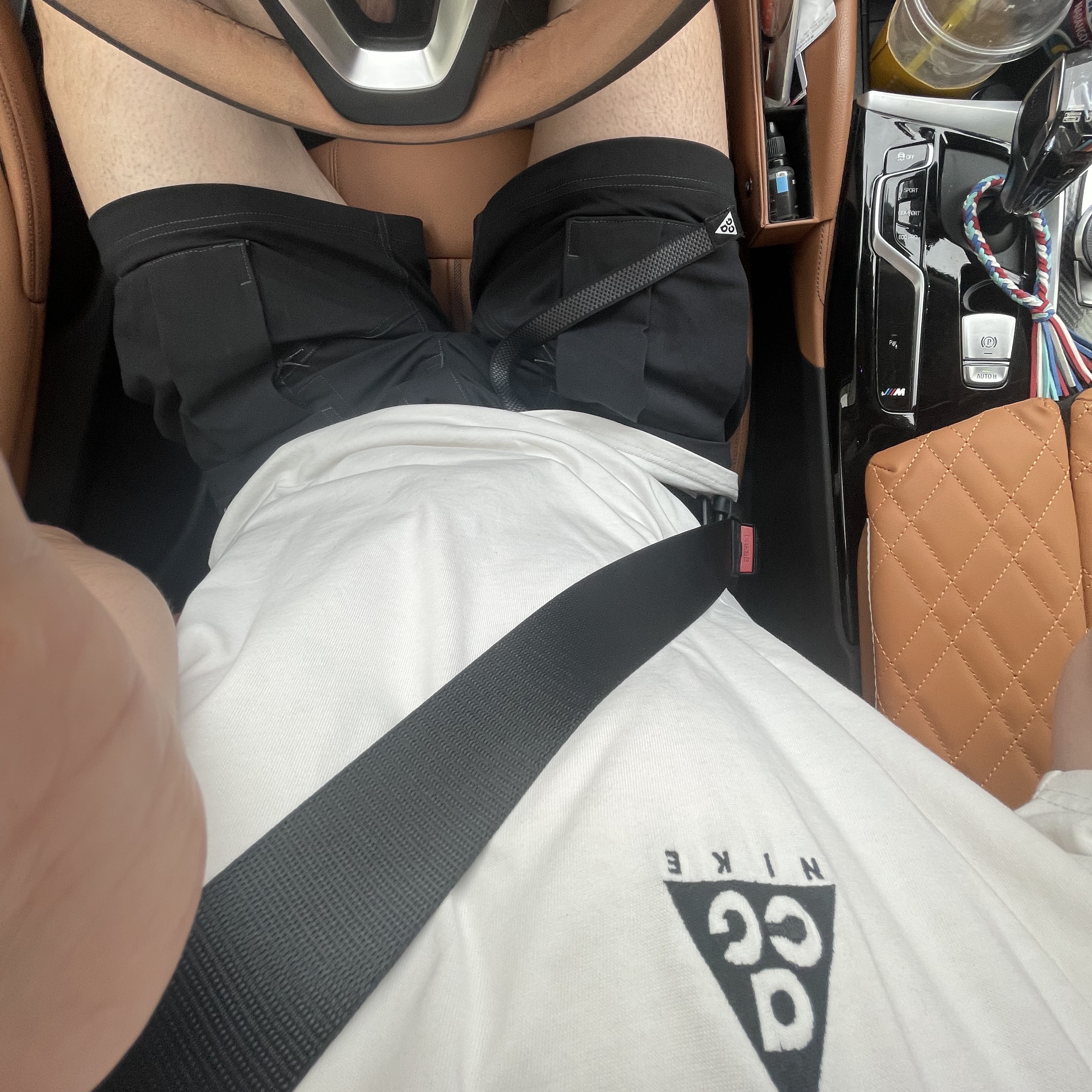 Nike ACG Smith Summit Cargo Pants Black Summit White - Asia, Nike ACG LBR T-Shirt Summit White - Asia 착용 스타일