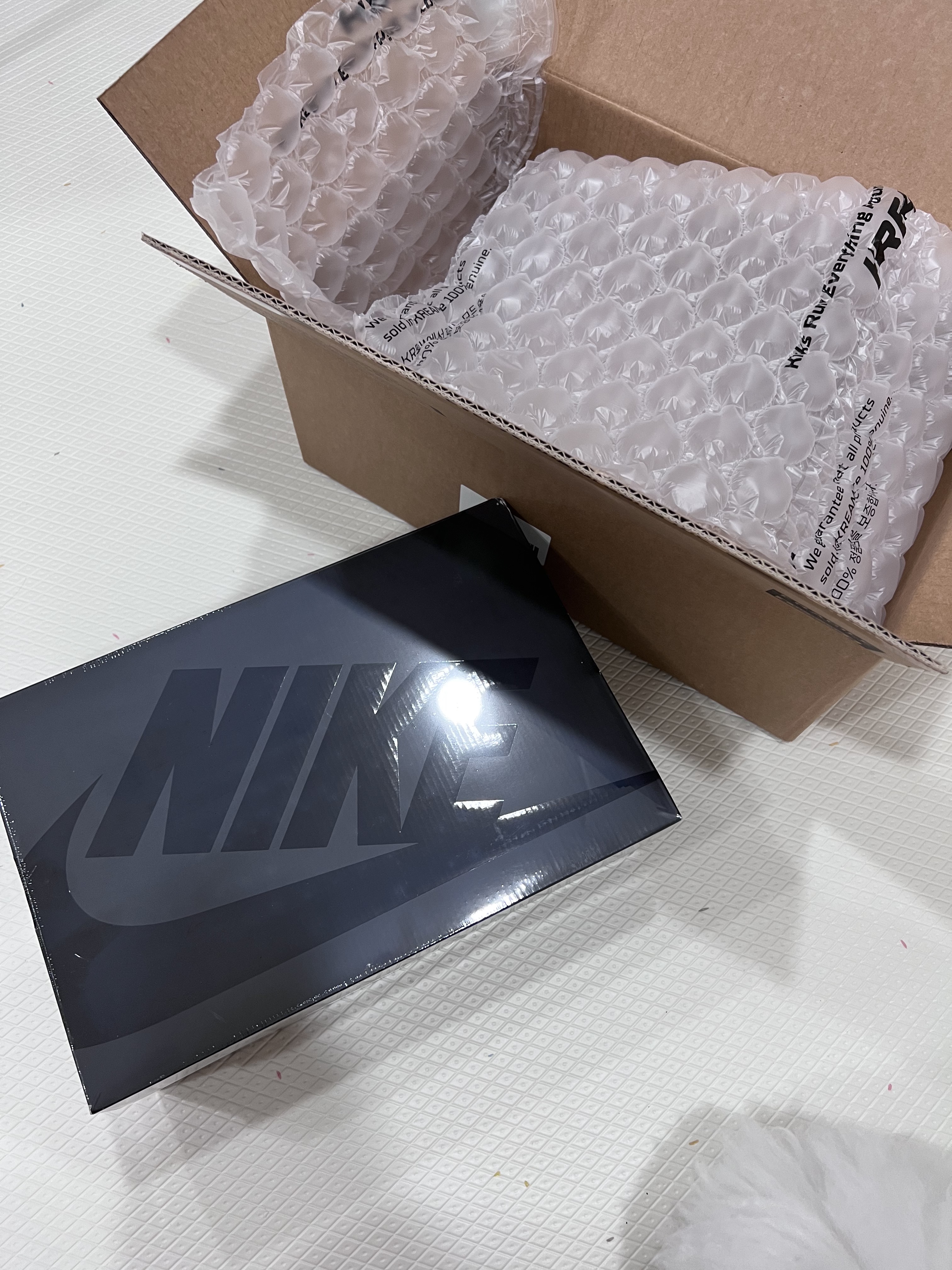 Nike x Supreme Air Force 1 Low White 착용 스타일