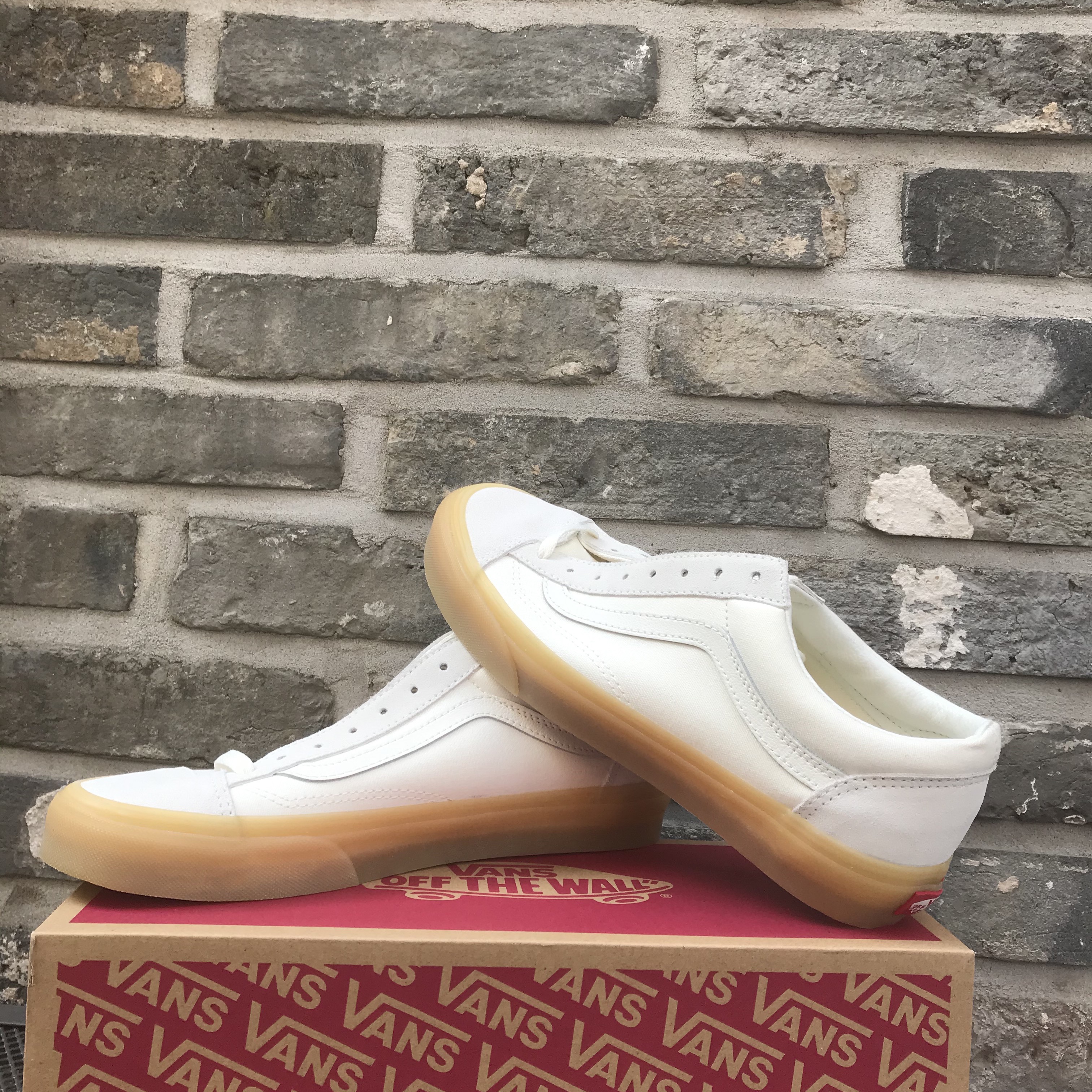 Vans Style 36 Cream White Gum 착용 스타일 - 1