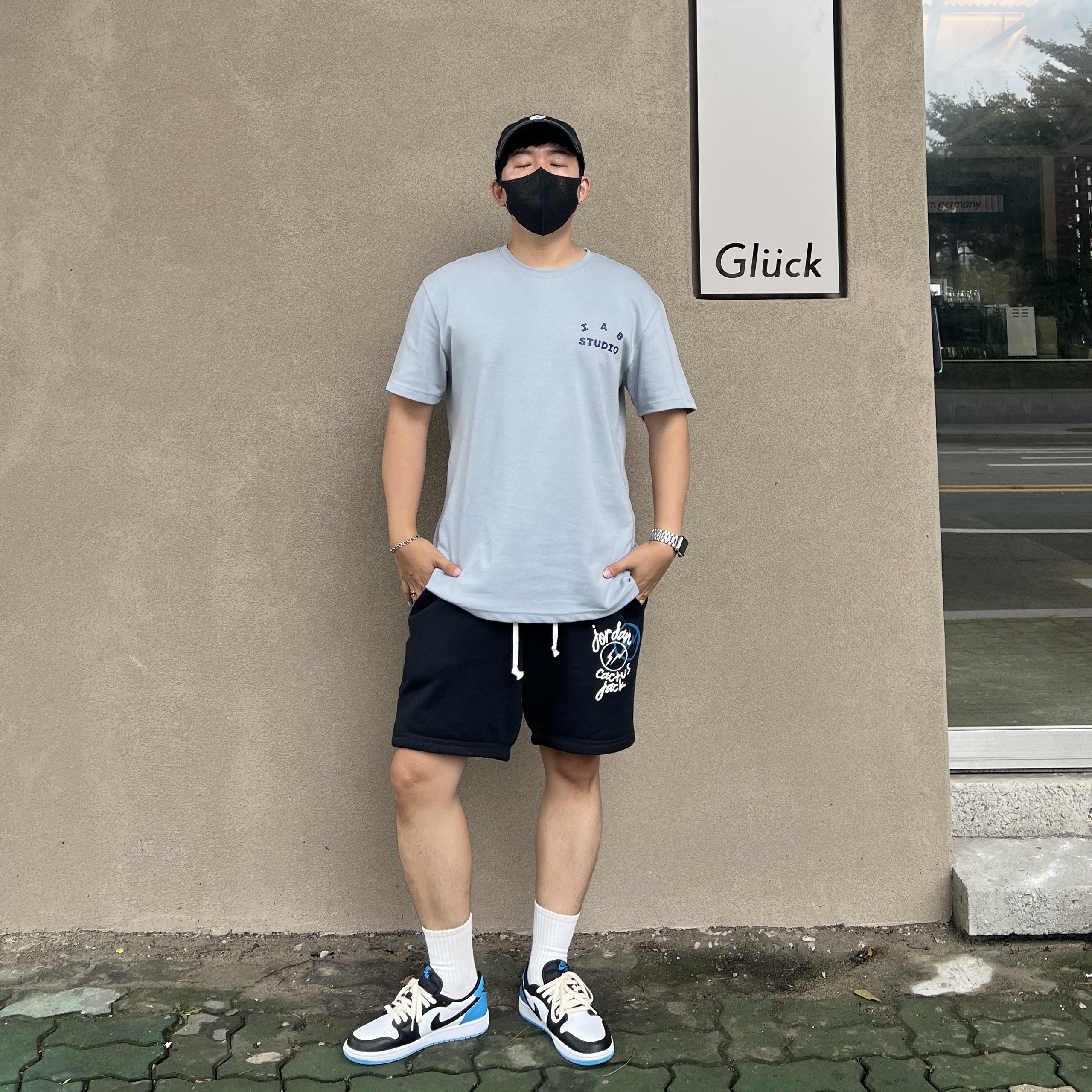 IAB Studio T-Shirt Ash Blue - 21SS, Jordan x Travis Scott x Fragment Shorts Black (DJ0617-010) 착용 스타일
