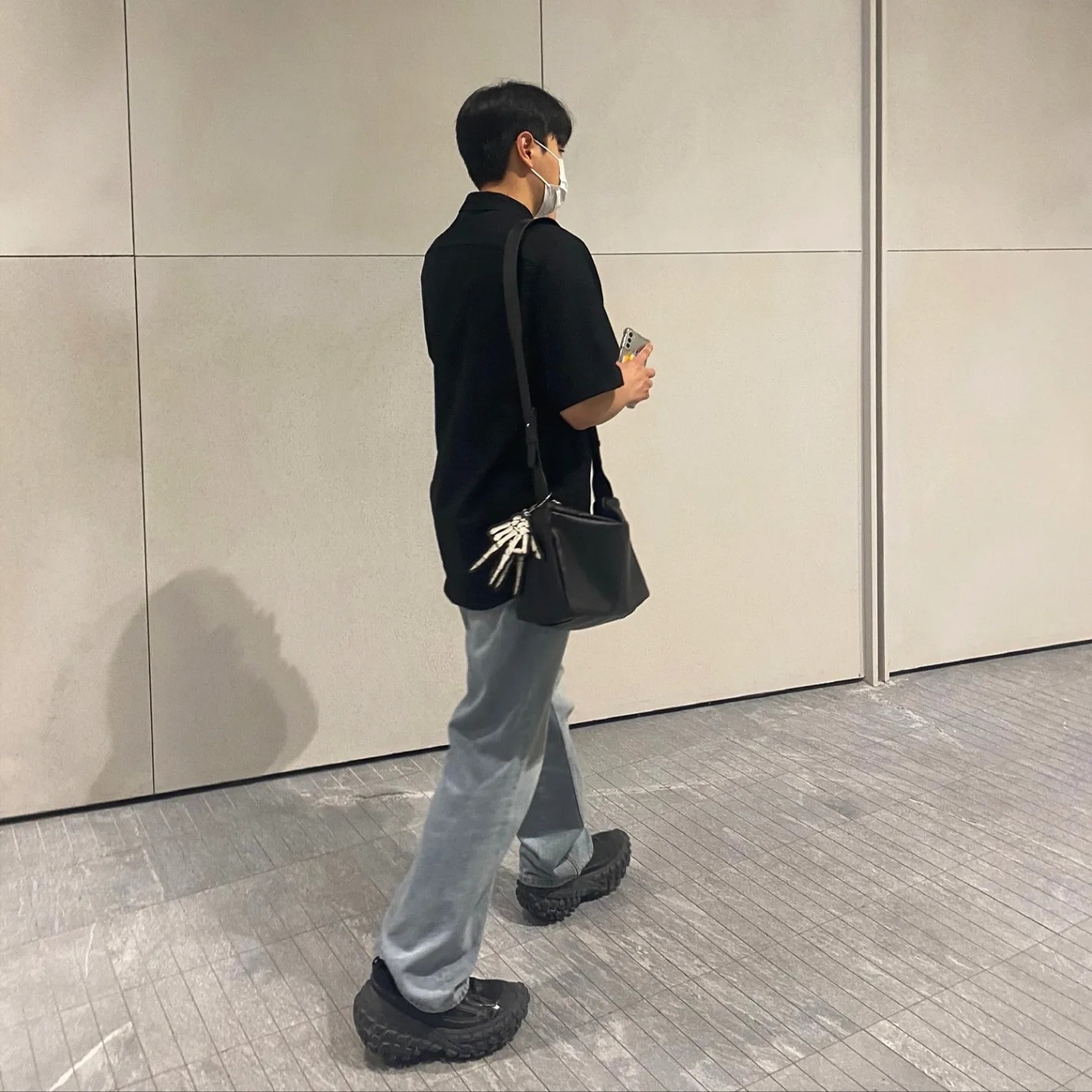 Dada Student Shirt Black, Balenciaga Defender Sneakers Black 착용 스타일 - 1
