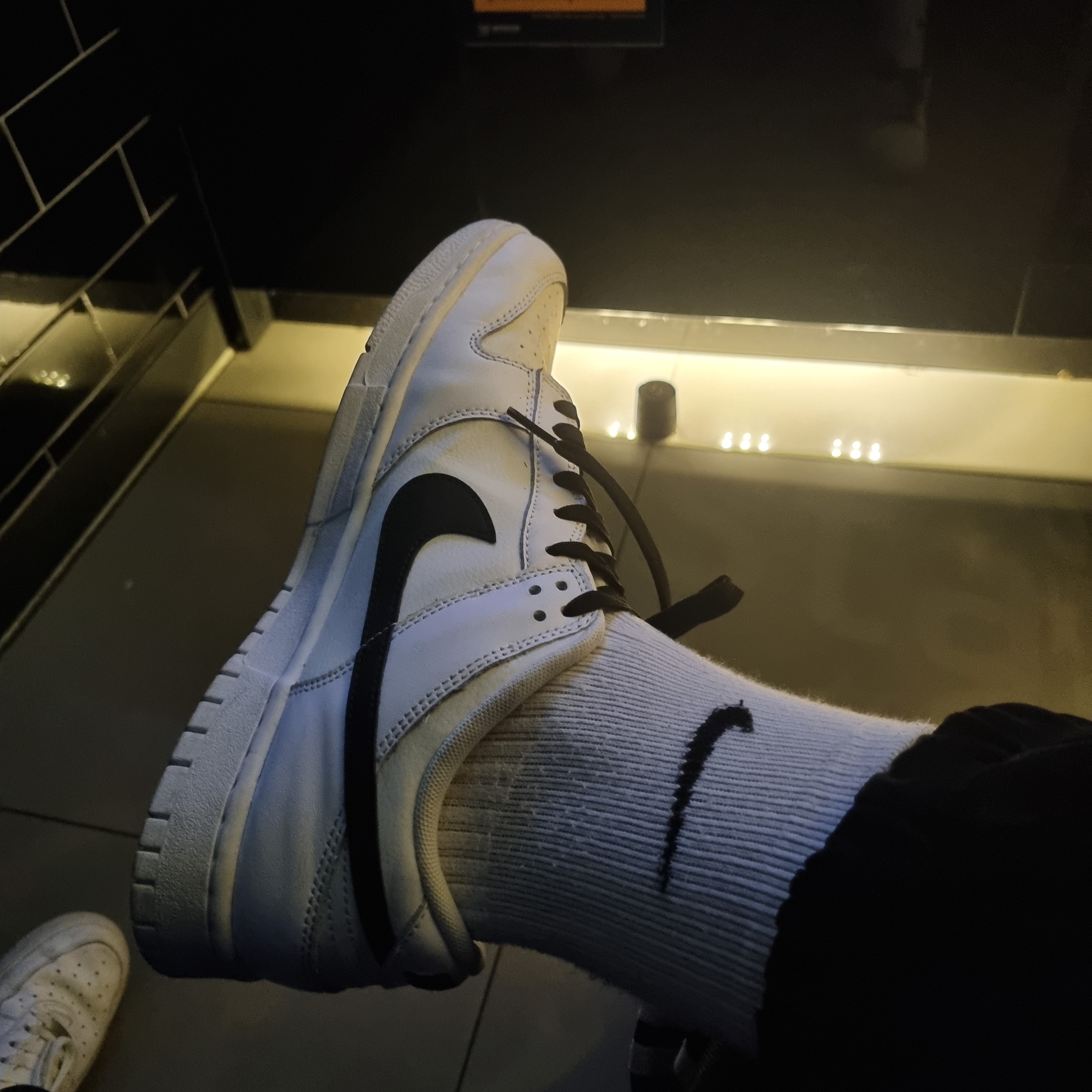 Nike Dunk Low Retro Summit White 착용 스타일