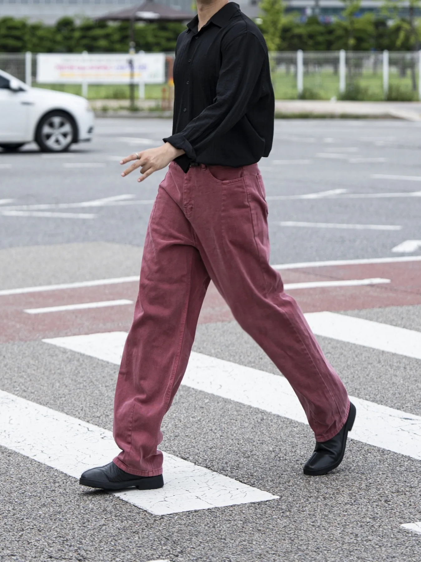 Lemaire Piped Slippers Black 착용 스타일 - 3
