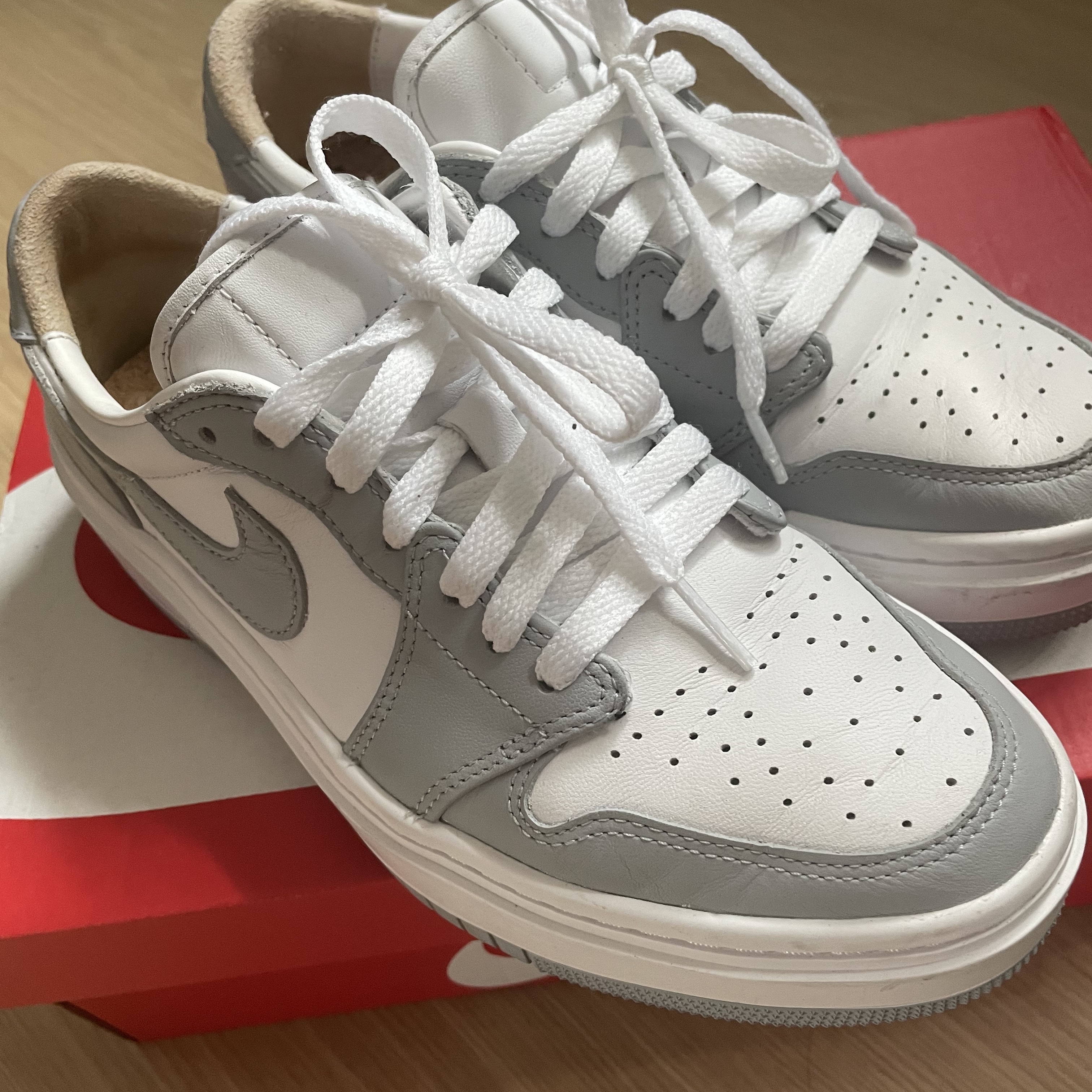 (W) Jordan 1 Elevate Low White and Wolf Grey 착용 스타일