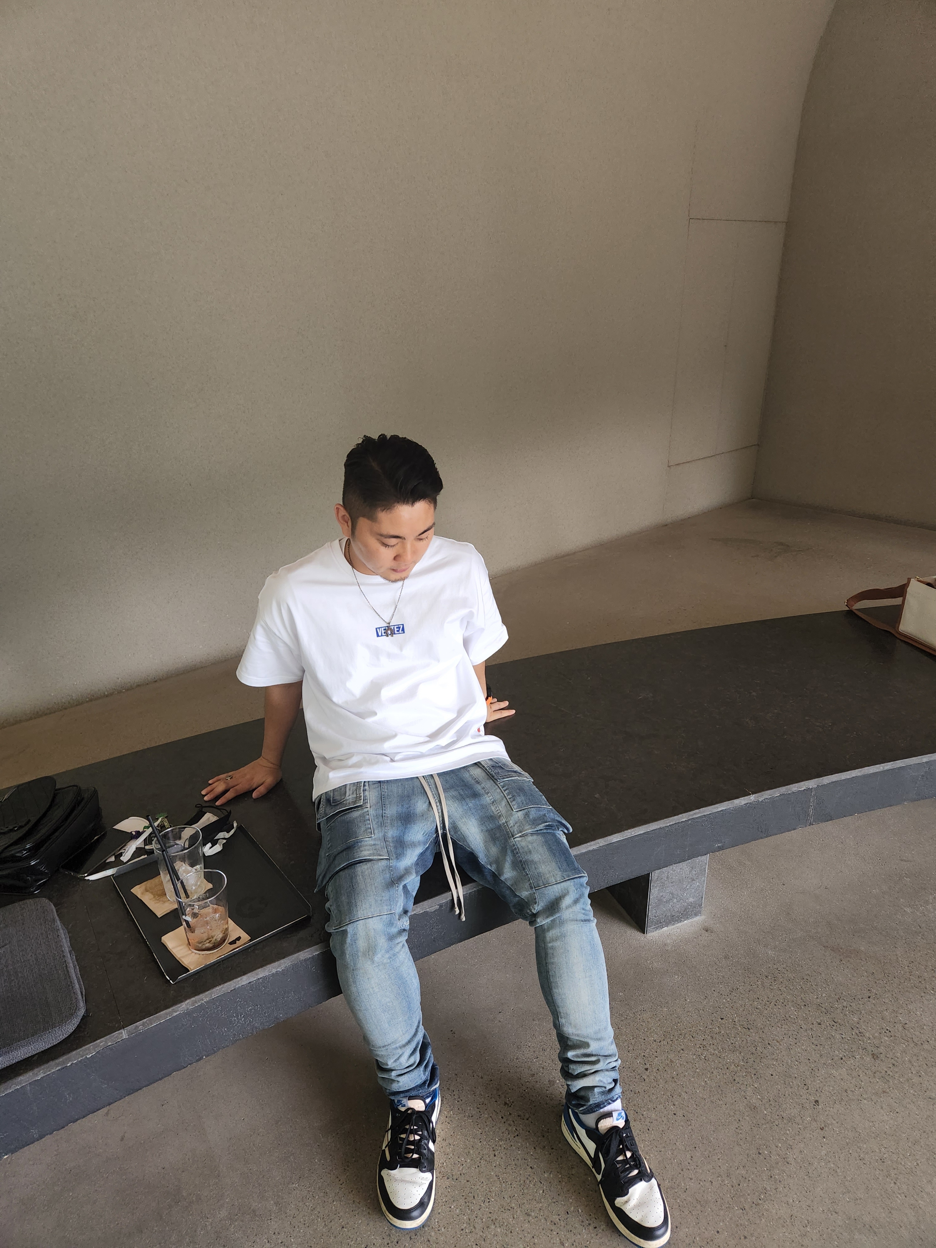 Jordan 1 x Travis Scott x Fragment Retro Low OG SP Military Blue 착용 스타일