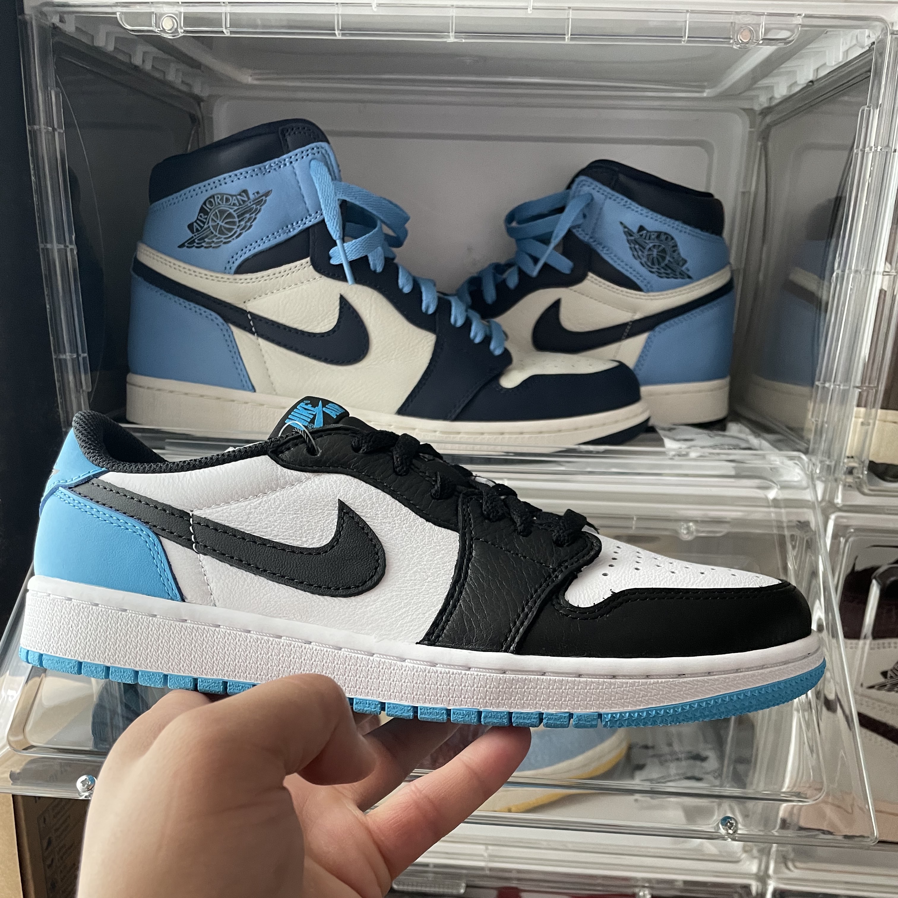 Jordan 1 Retro Low OG Black and Dark Powder Blue, Jordan 1 Retro High Obsidian UNC 착용 스타일 - 4