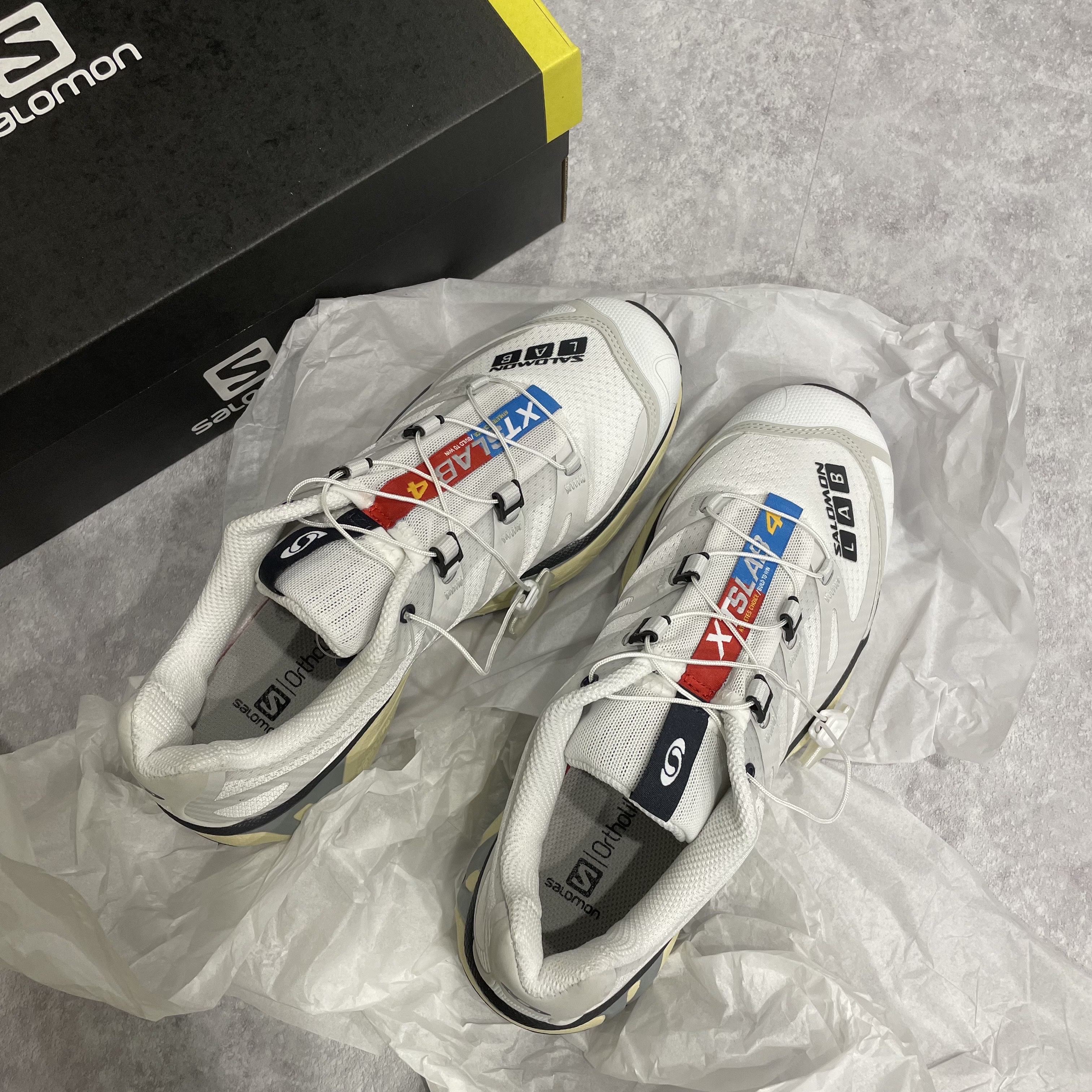 Salomon XT-4 White Lunar Rock 착용 스타일