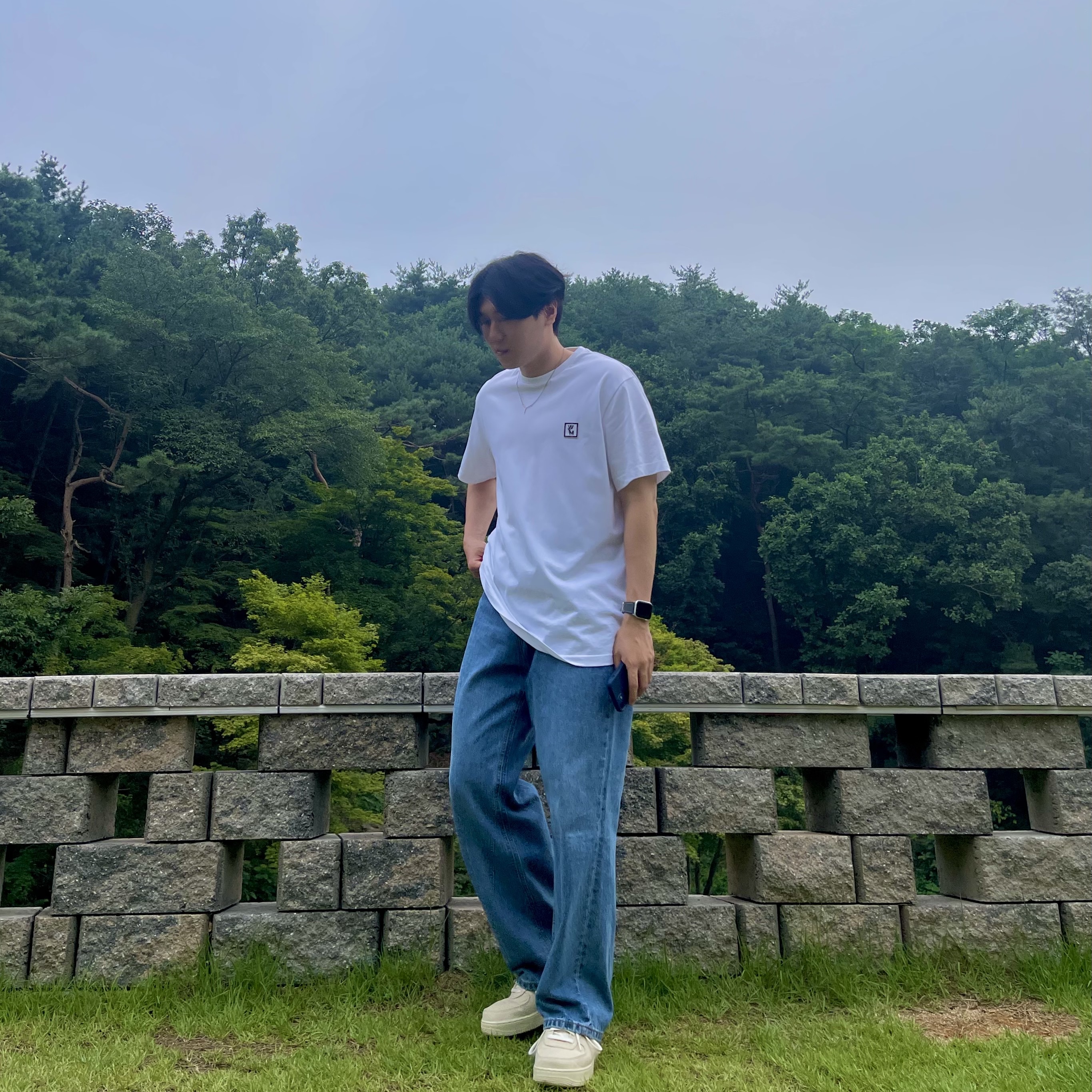 Wooyoungmi Black Back Logo T-Shirt White - 22FW, Nike x Stussy Air Force 1 Low Fossil 착용 스타일 - 1
