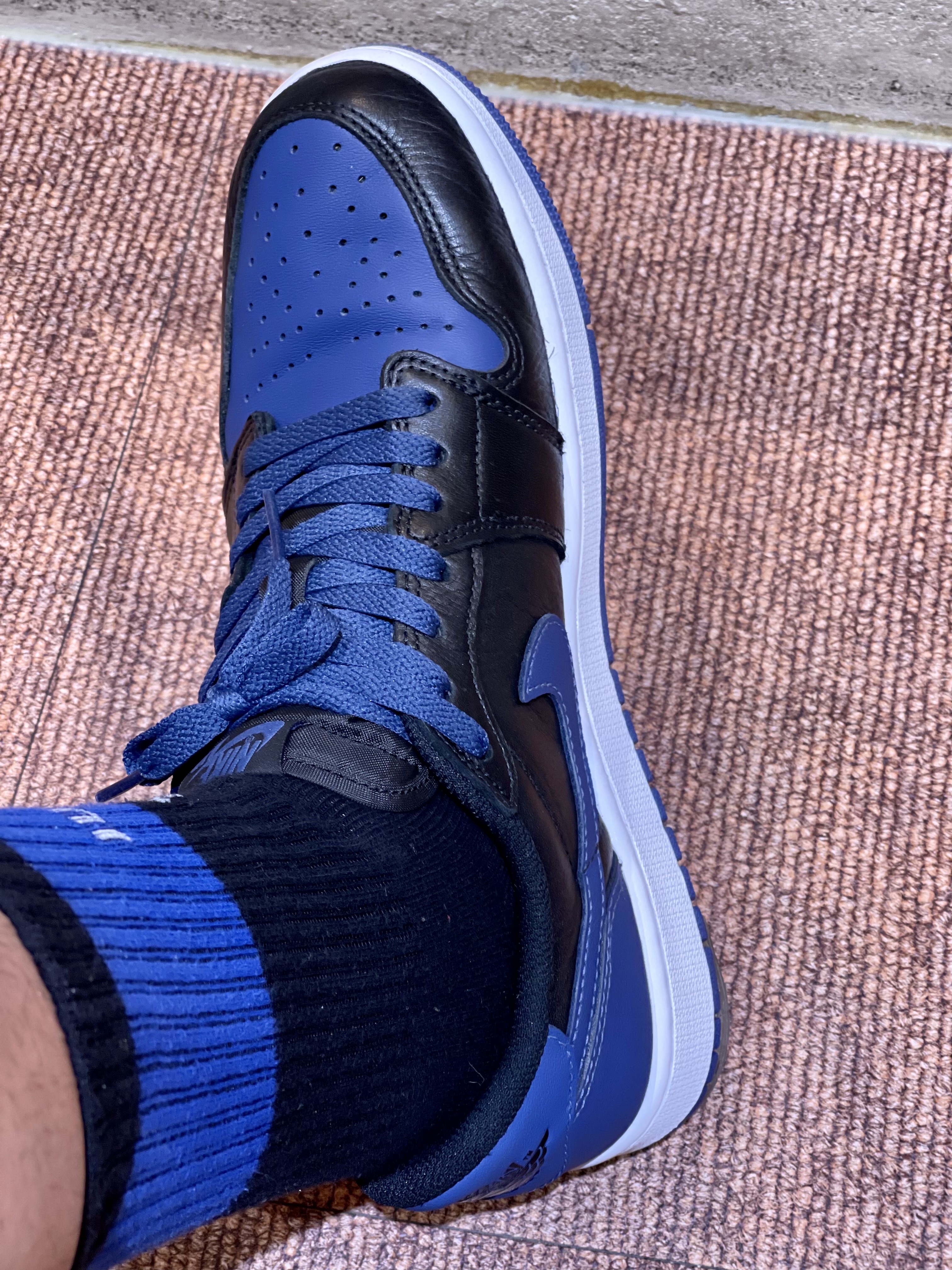 Jordan 1 Retro Low OG Mystic Navy, Jordan 1 Retro Low OG Black and Dark Powder Blue 착용 스타일 - 2